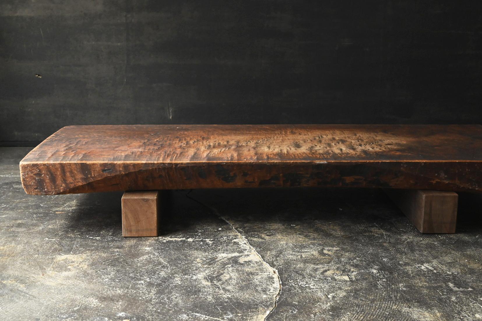 Table basse japonaise ancienne en bois / 1868-1920 / Table basse Wabi-Sabi en vente 2