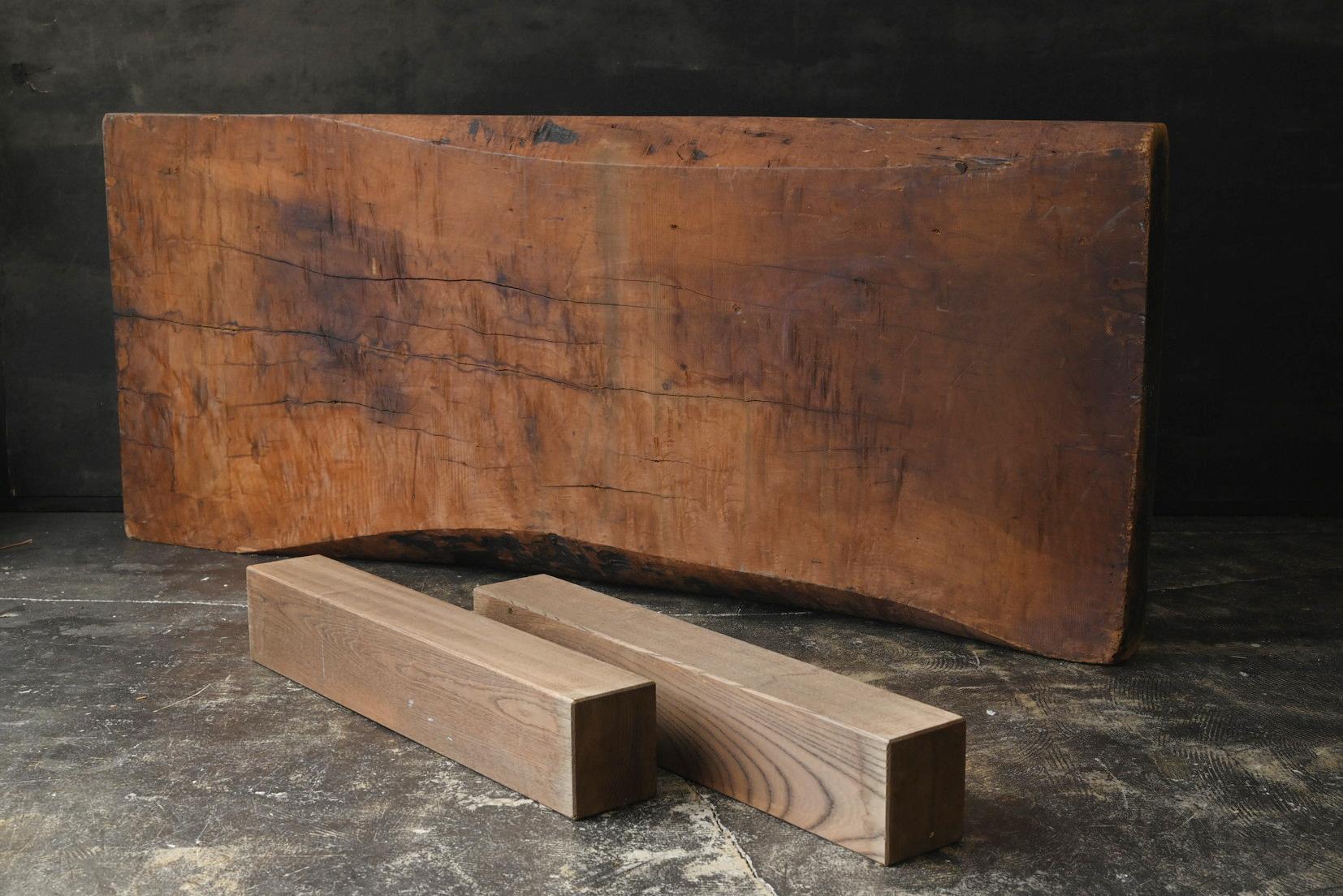 Table basse japonaise ancienne en bois / 1868-1920 / Table basse Wabi-Sabi en vente 7