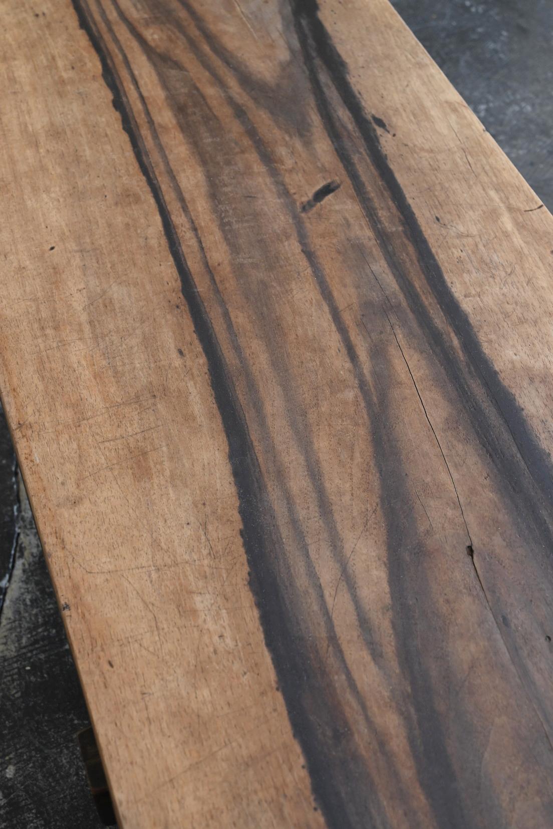 Table basse japonaise ancienne en bois avec un motif de lavage à l'encre de bon goût/Meiji en vente 3