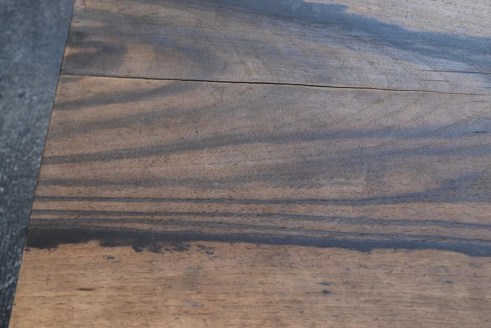 Table basse japonaise ancienne en bois avec un motif de lavage à l'encre de bon goût/Meiji en vente 4