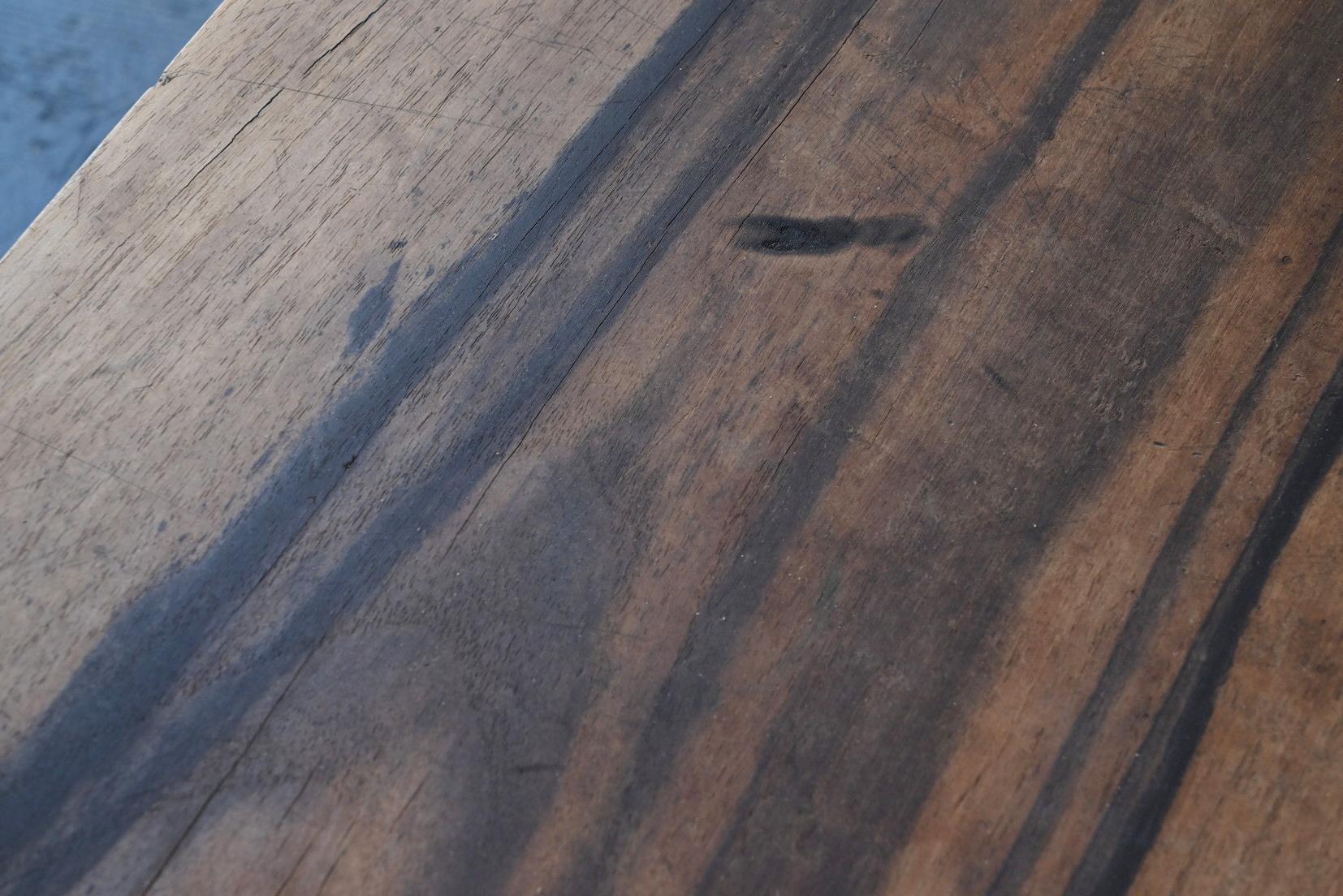 Table basse japonaise ancienne en bois avec un motif de lavage à l'encre de bon goût/Meiji en vente 5