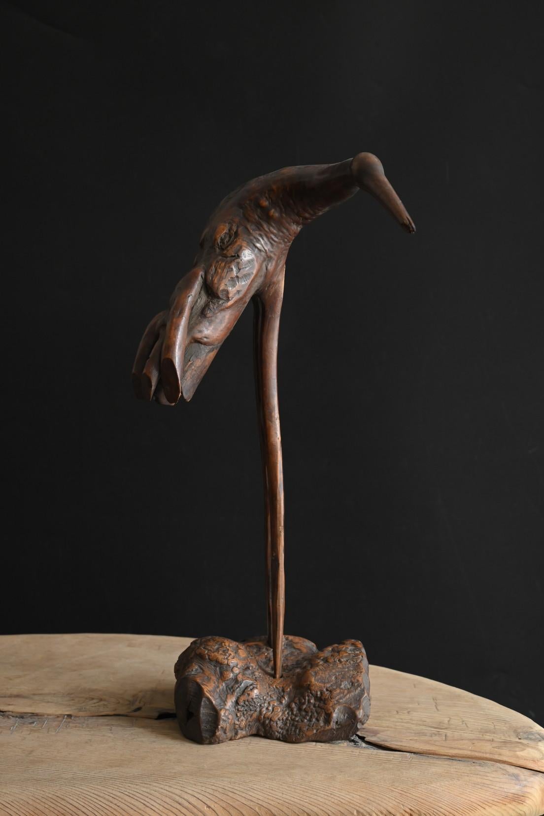 Giapponese Antica statuetta di gru giapponese in legno / 20° secolo / scultura in Wood in vendita