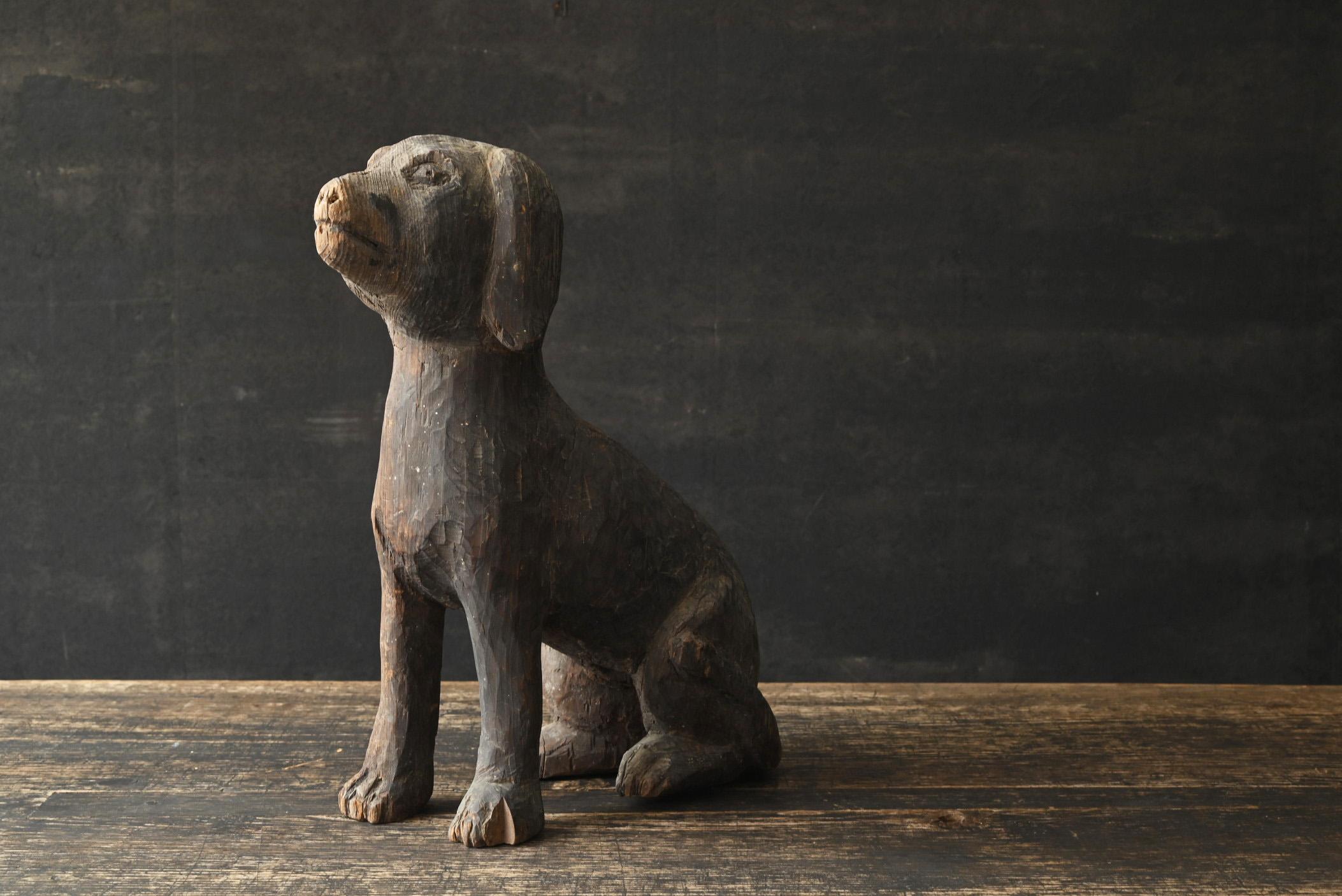 I have a very attractive item in stock.
This is a wooden dog figurine made in Japan from the Meiji to Taisho period(1868-1920).
The wood is thought to be coniferous trees such as cedar, cypress, and pine.

In Japan, Bokucho often carves Buddha