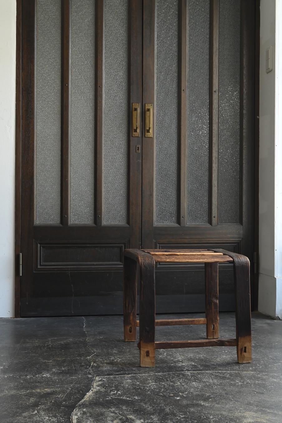Antica sedia giapponese in legno a traliccio / 1868-1920 / Sgabello semplice e rustico in vendita 11