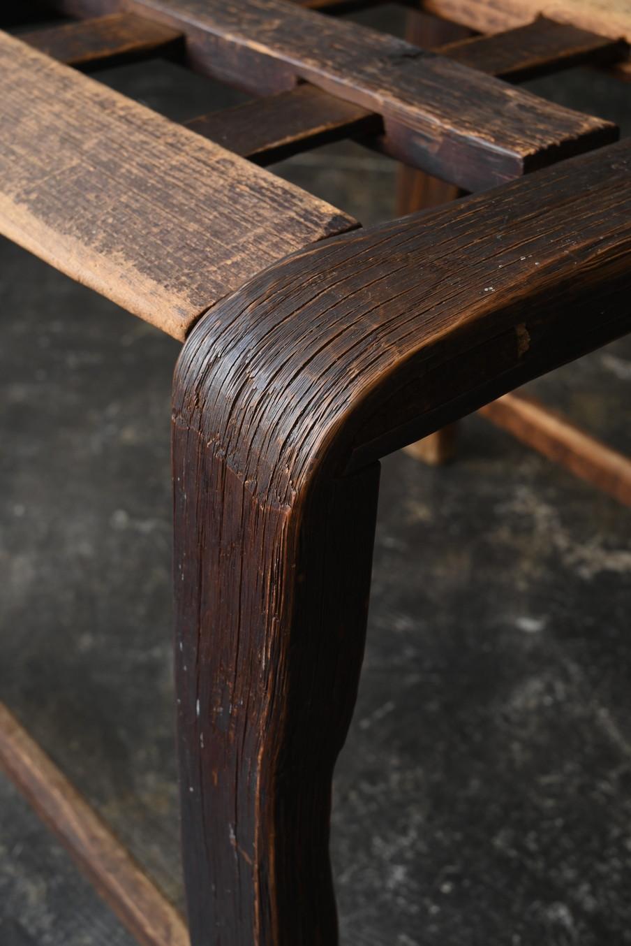 Antica sedia giapponese in legno a traliccio / 1868-1920 / Sgabello semplice e rustico in vendita 1