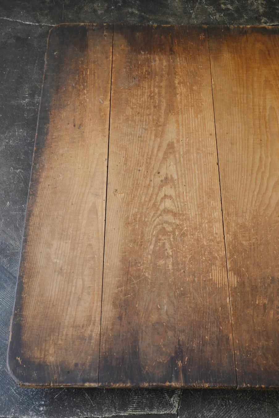 Antique Japanese wooden low table/1868-1920/Wabi-sabi table In Good Condition In Sammu-shi, Chiba