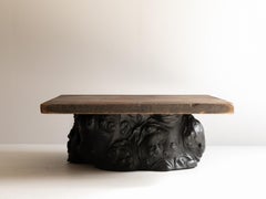 Antiker japanischer niedriger Holztisch / Meiji-Taisho-Zeit / Skulpturaler Fuß aus Maserknollenholz