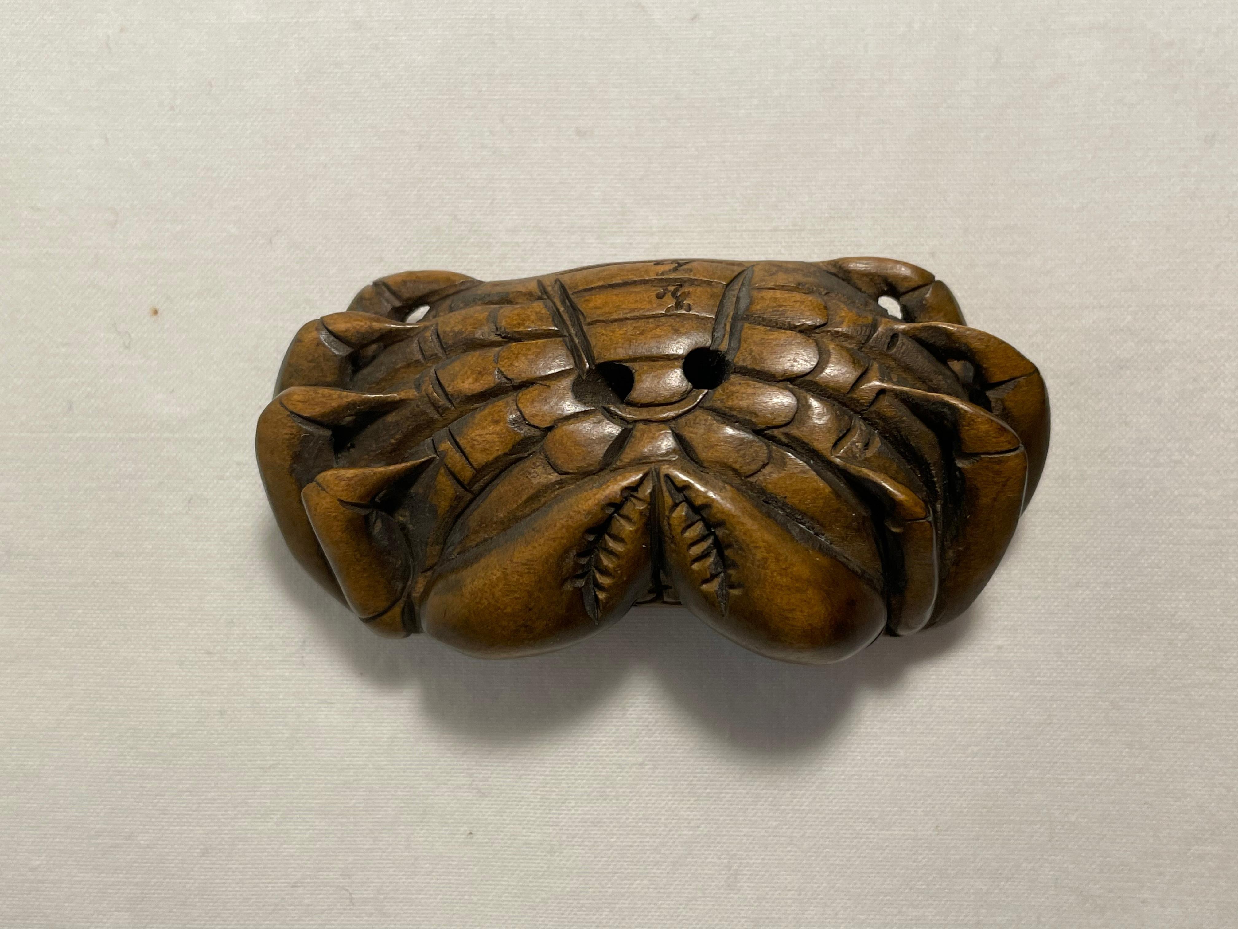 Antique Japanese Wooden Nestuke 'Crab' 1900s 'Gyokuseki' Meiji Era For Sale 3