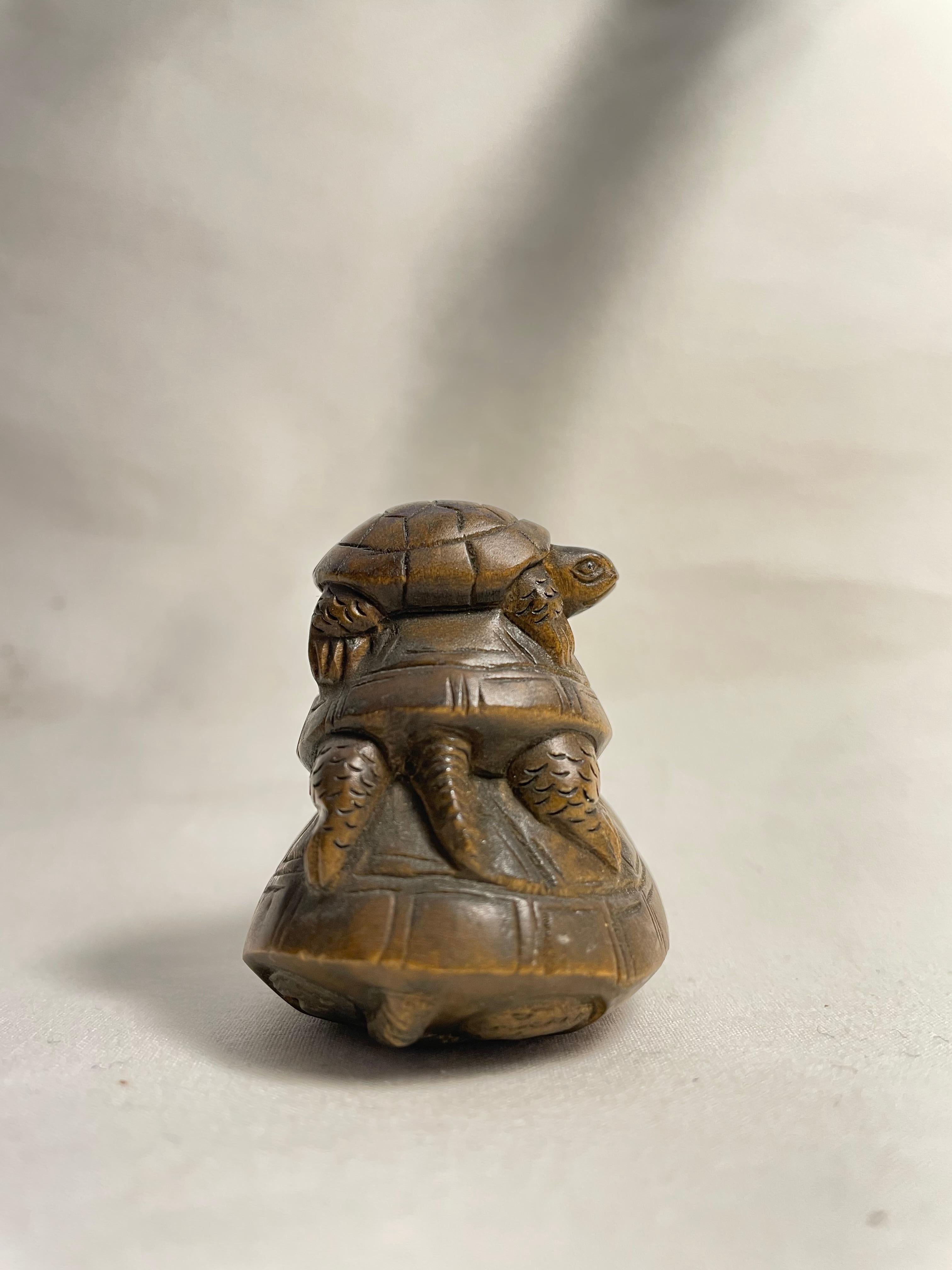 Hand-Carved Antique Japanese Wooden Nestuke 'Three Turtles' 1900s Meiji Era For Sale