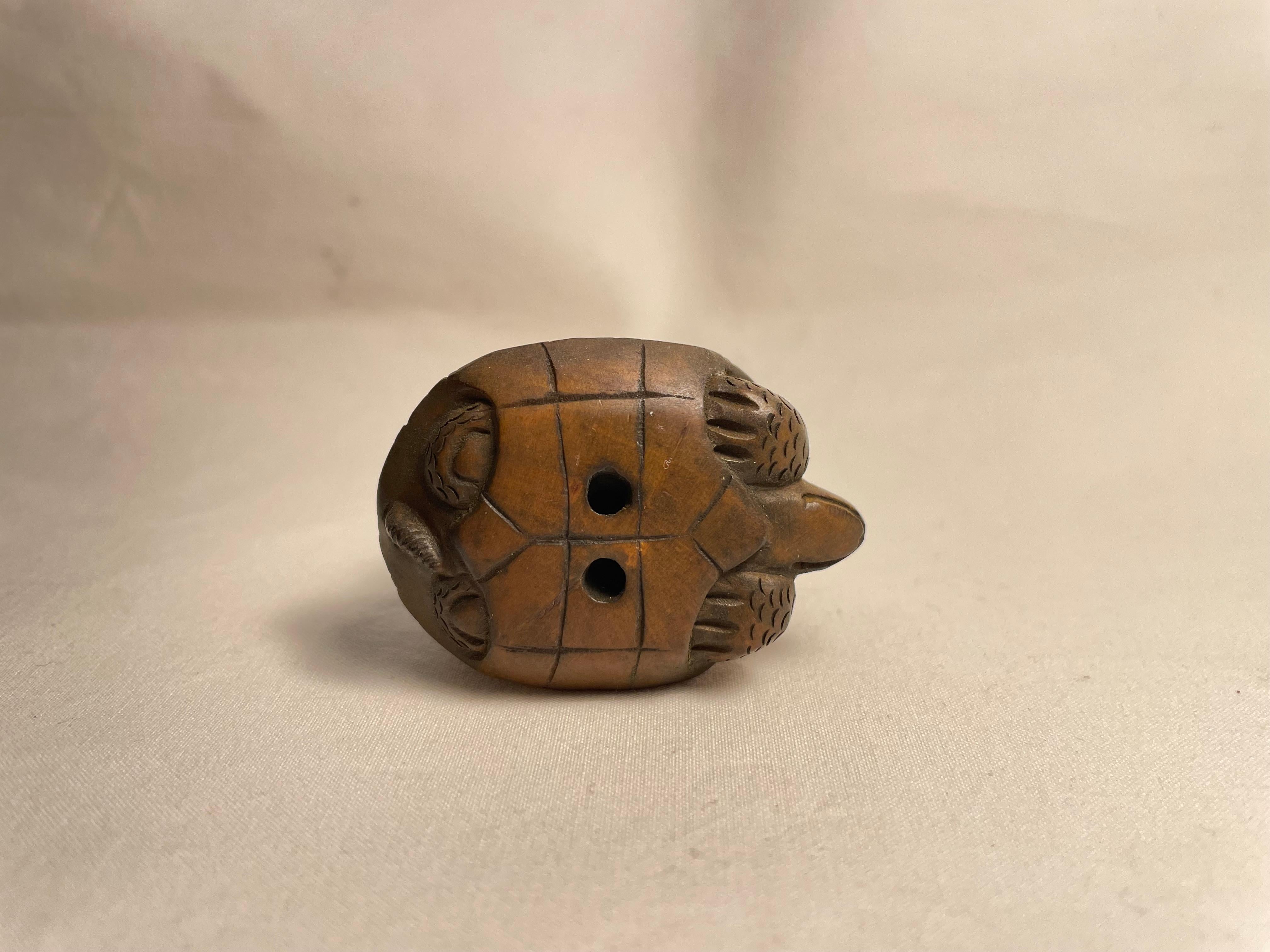 Antique Japanese Wooden Nestuke 'Three Turtles' 1900s Meiji Era For Sale 1