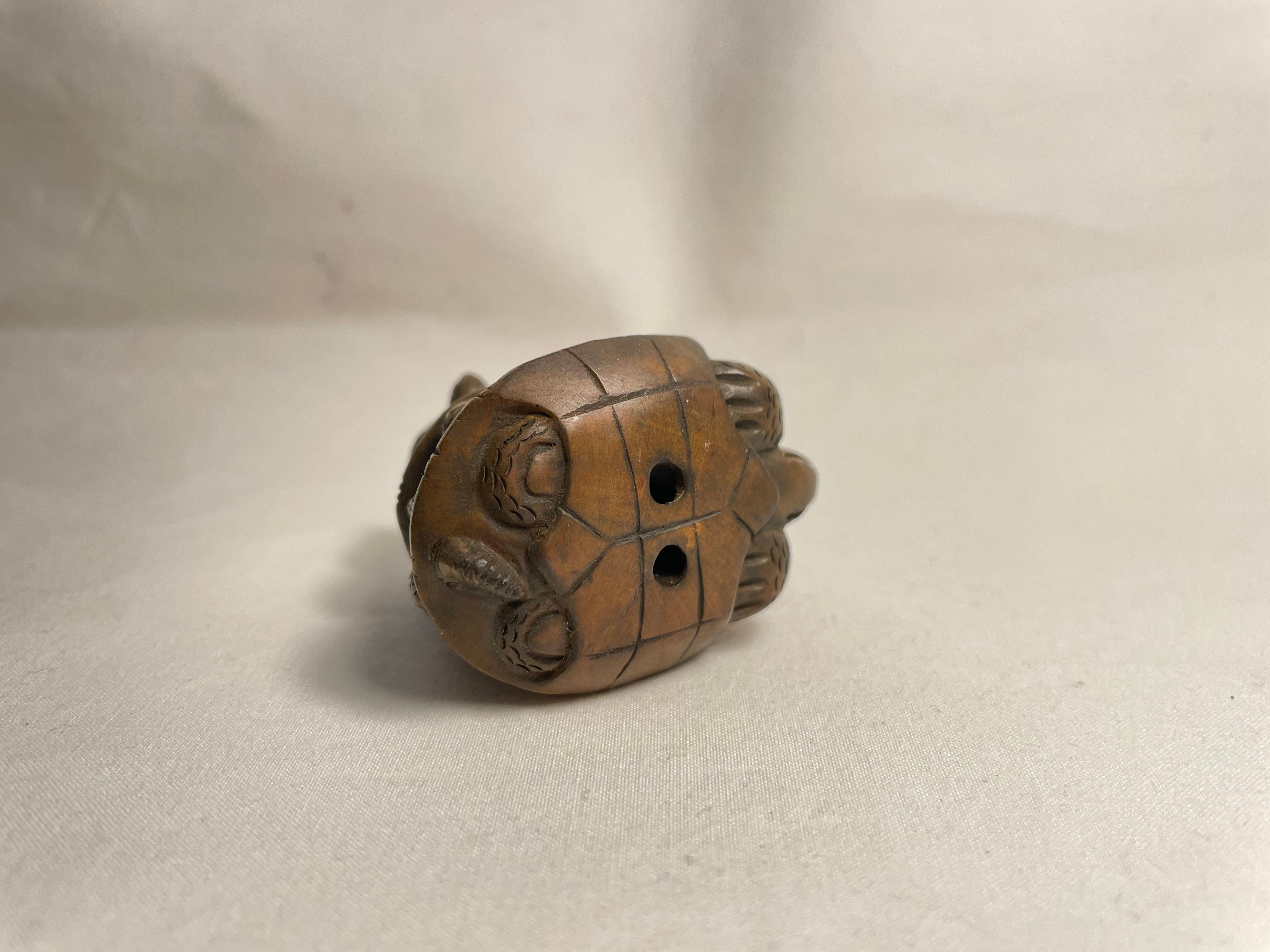 Antique Japanese Wooden Nestuke 'Three Turtles' 1900s Meiji Era For Sale 2