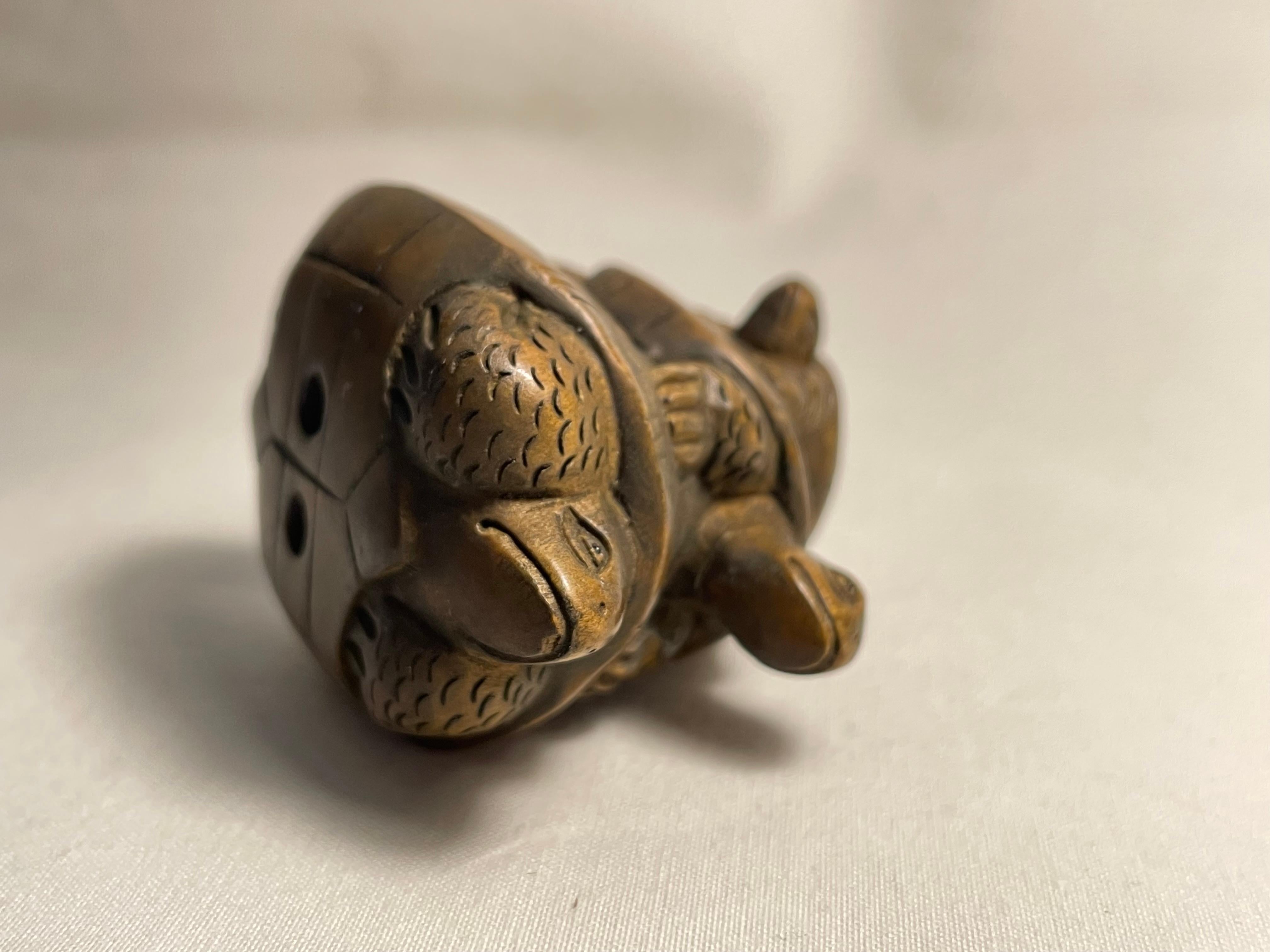 Antique Japanese Wooden Nestuke 'Three Turtles' 1900s Meiji Era For Sale 3