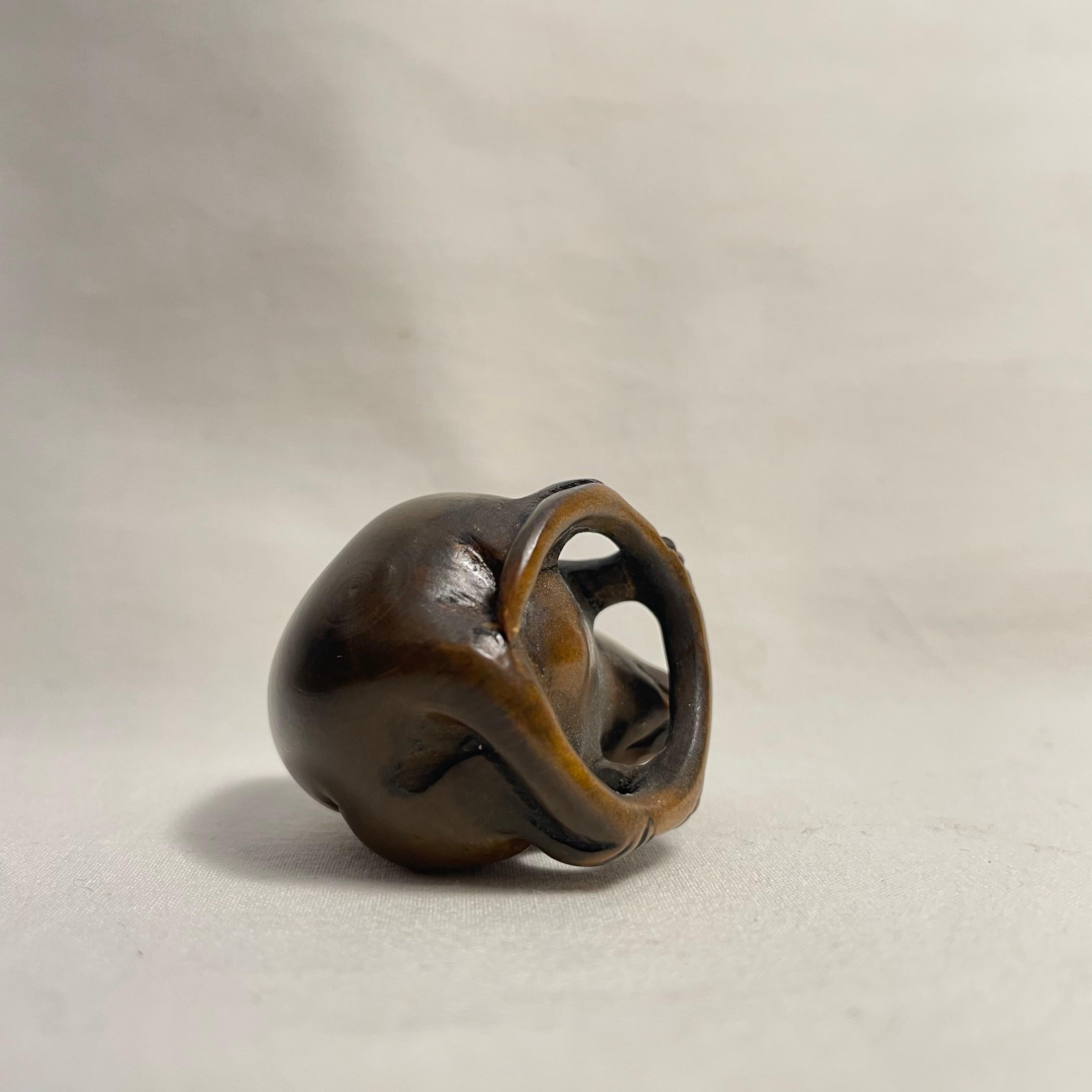 Antique Japanese Wooden Netsuke 1920s 'Mouse' Taisho era For Sale 2