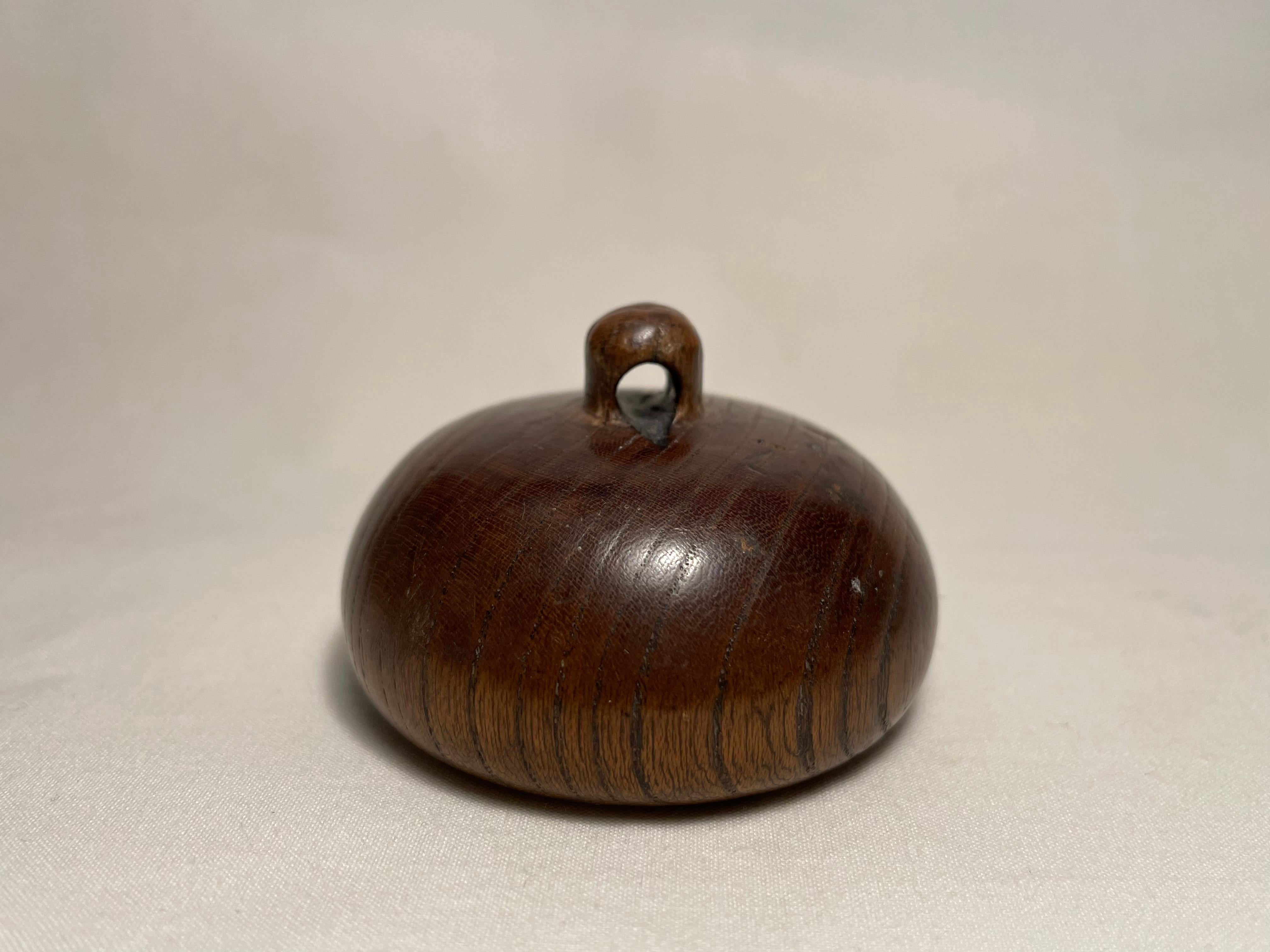 Antique Japanese Wooden Netsuke 1970s In Fair Condition For Sale In Paris, FR