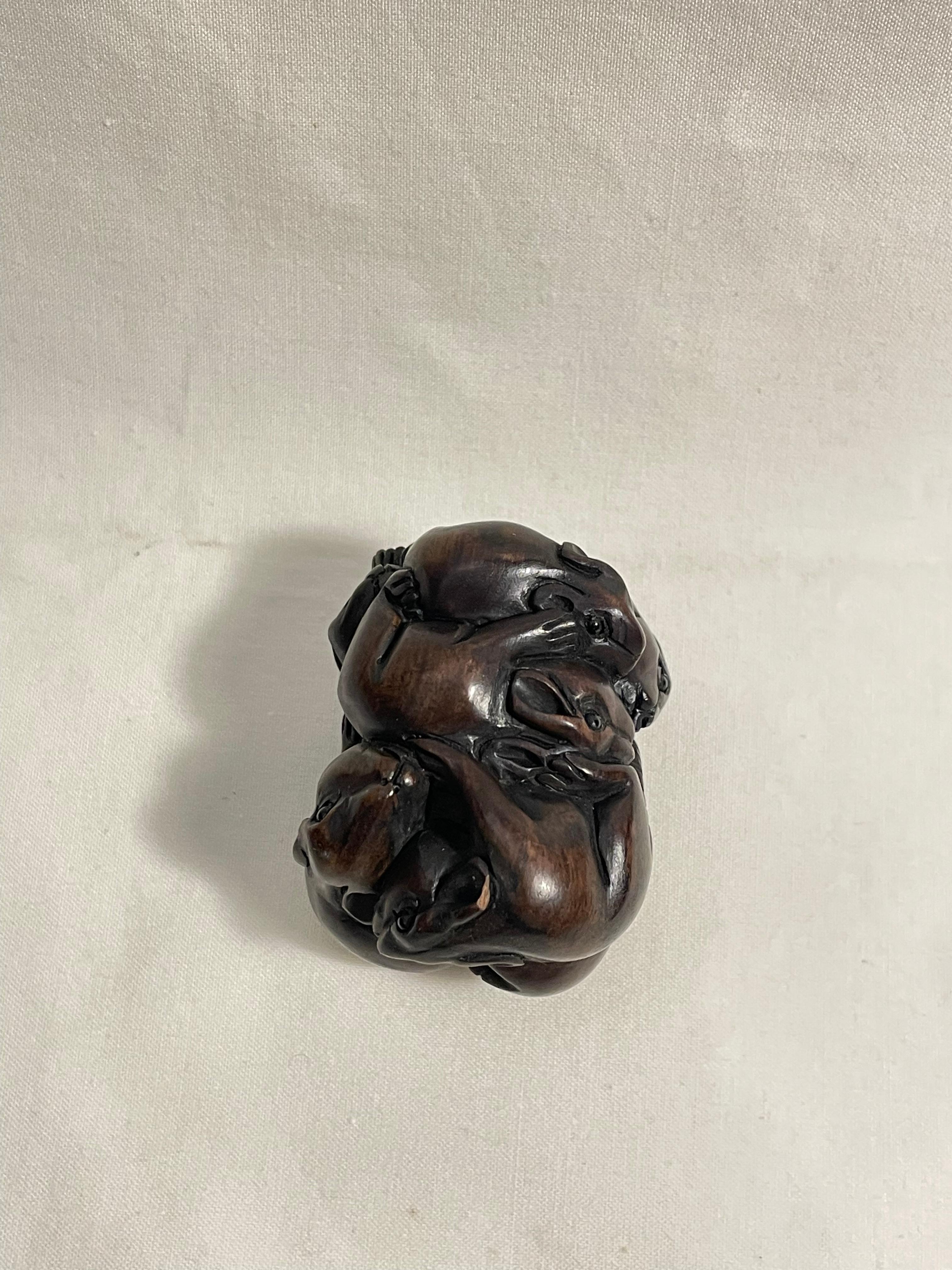 Antique Japanese Wooden Netsuke '7 Mouses', 1950s In Distressed Condition For Sale In Paris, FR