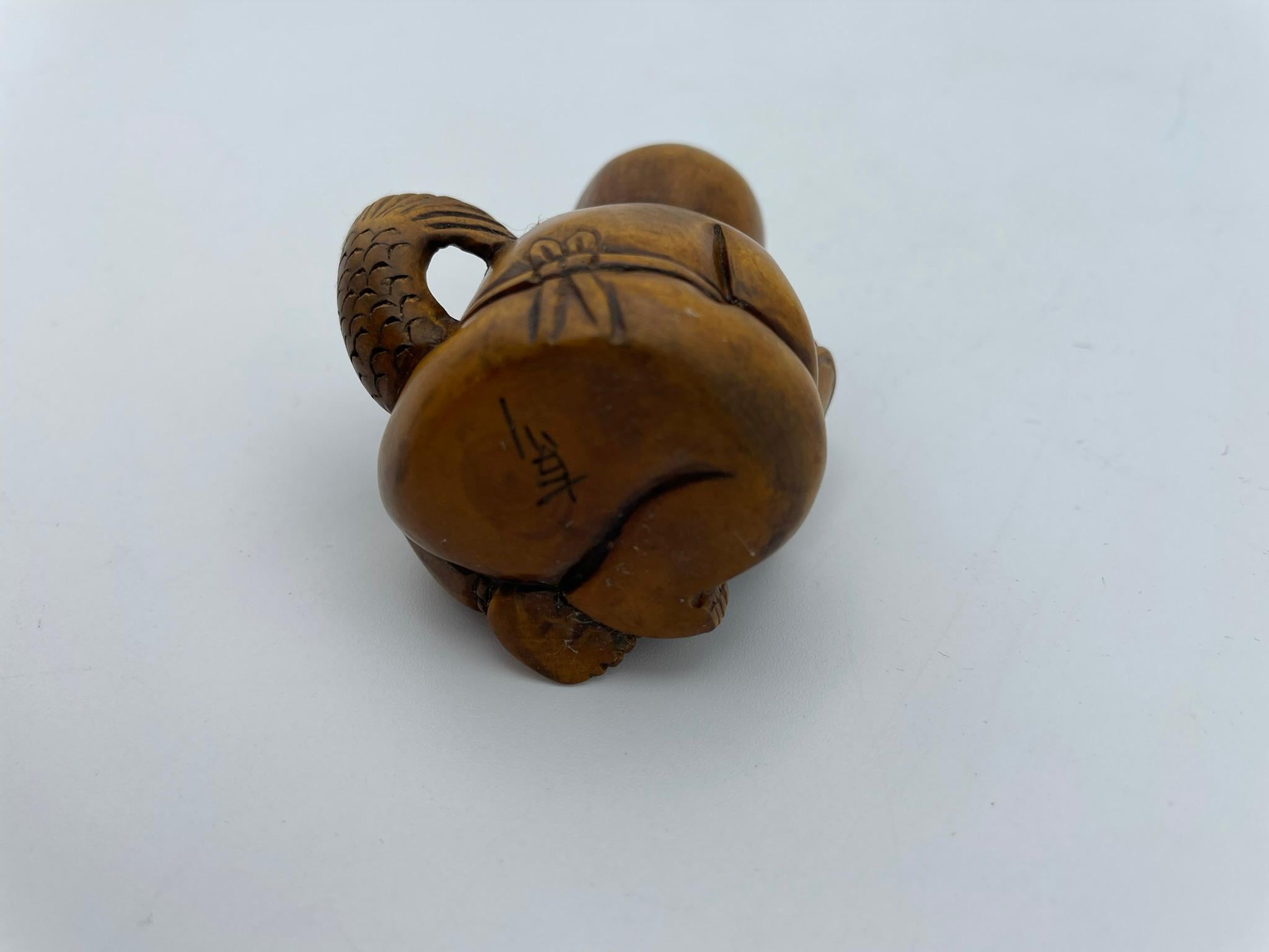 Antique Japanese Wooden Netsuke 'Boy with Fish' 1930s 2
