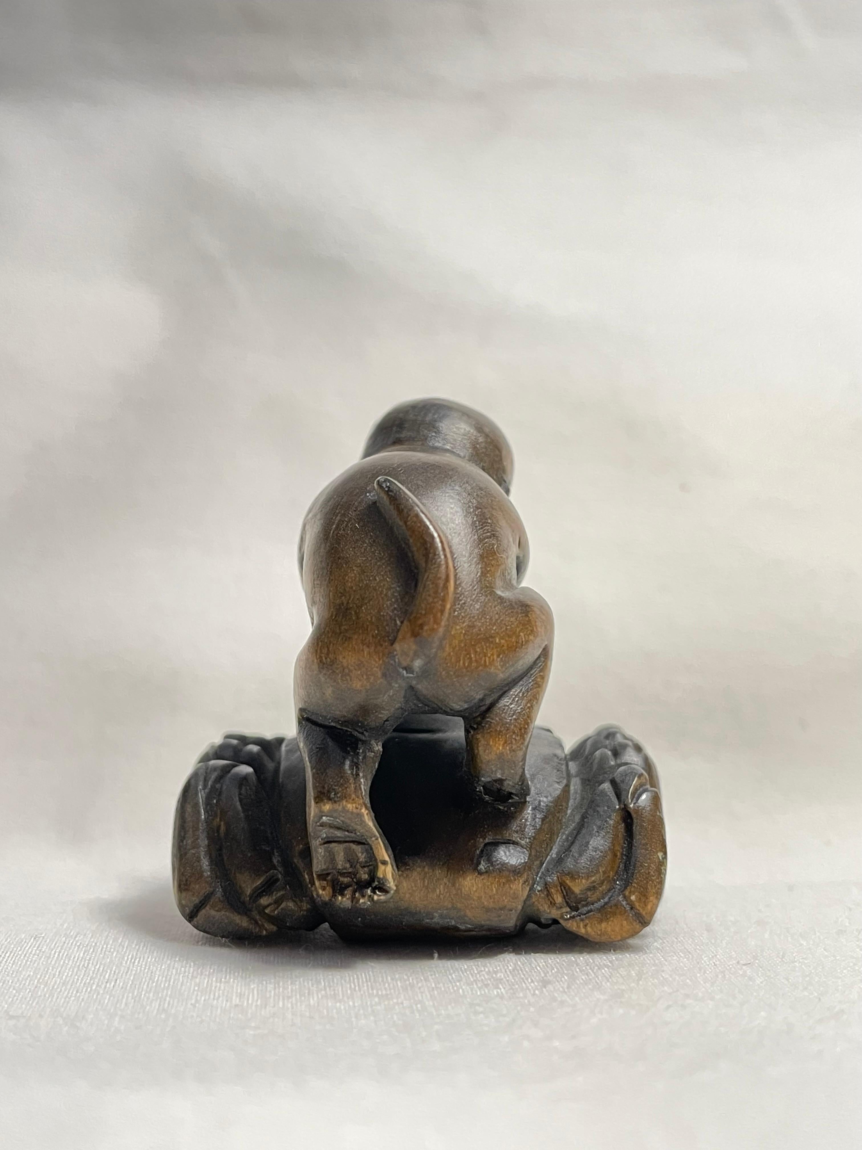 Antique Japanese Wooden Netsuke 'Crab and Monkey' 1920s For Sale 5