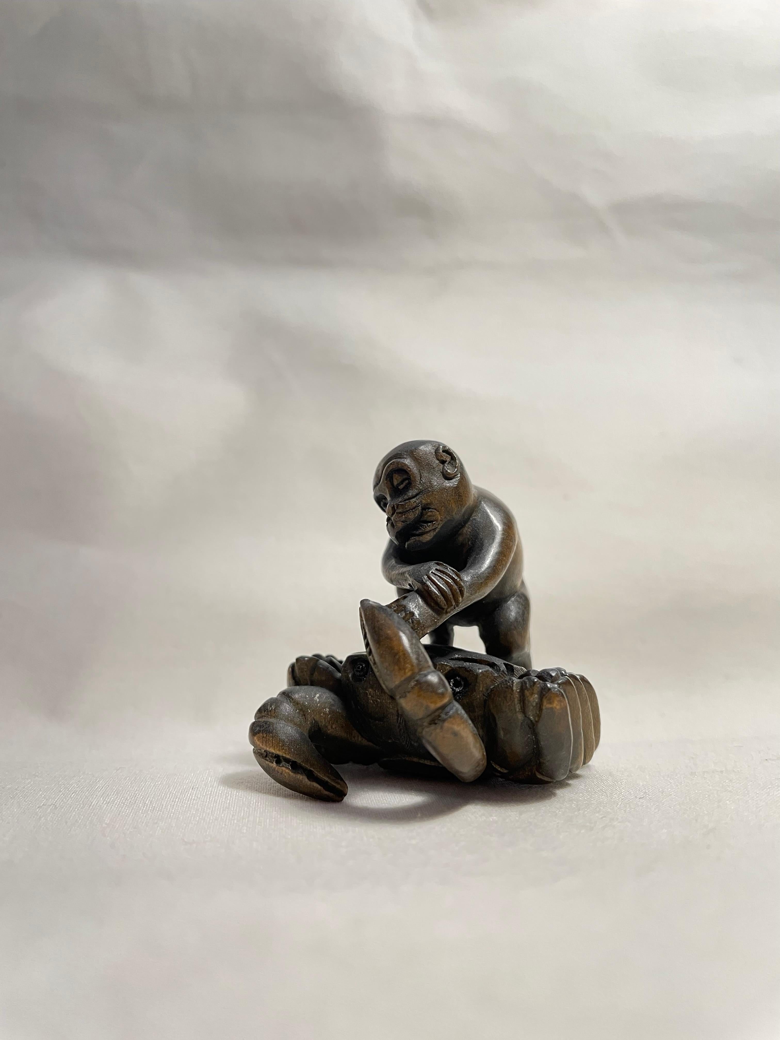20th Century Antique Japanese Wooden Netsuke 'Crab and Monkey' 1920s For Sale