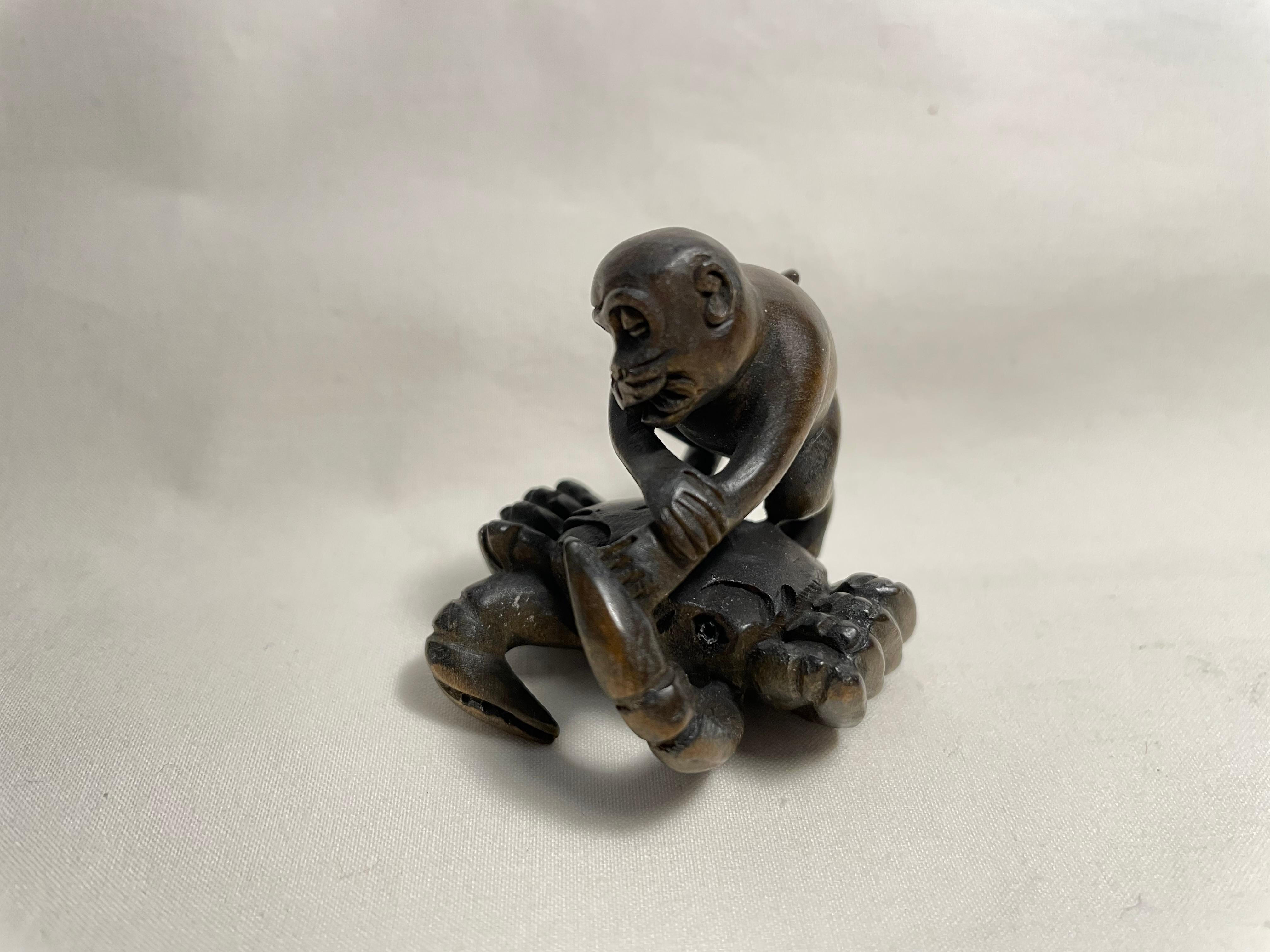 Antique Japanese Wooden Netsuke 'Crab and Monkey' 1920s For Sale 1