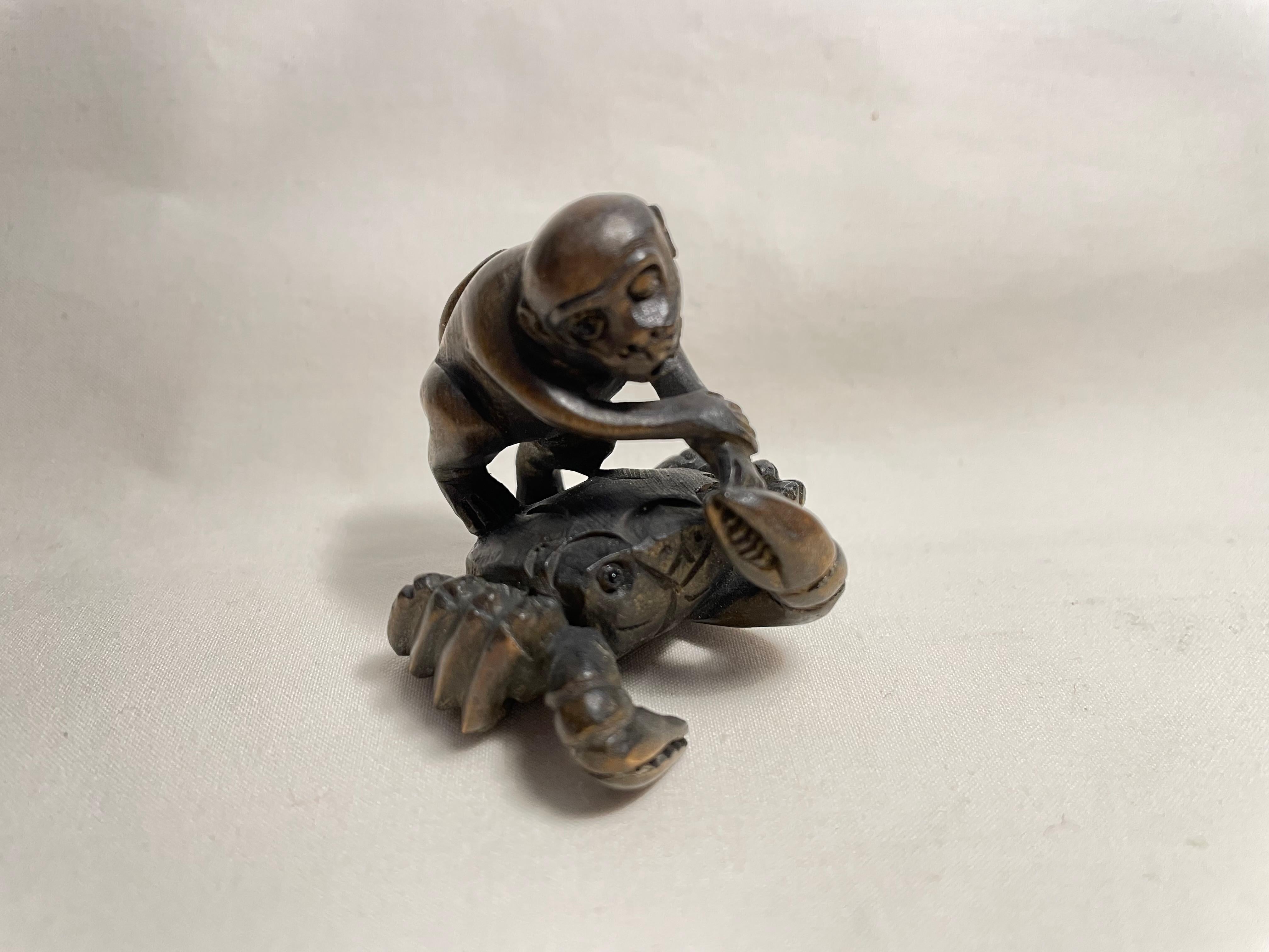 Antique Japanese Wooden Netsuke 'Crab and Monkey' 1920s For Sale 2