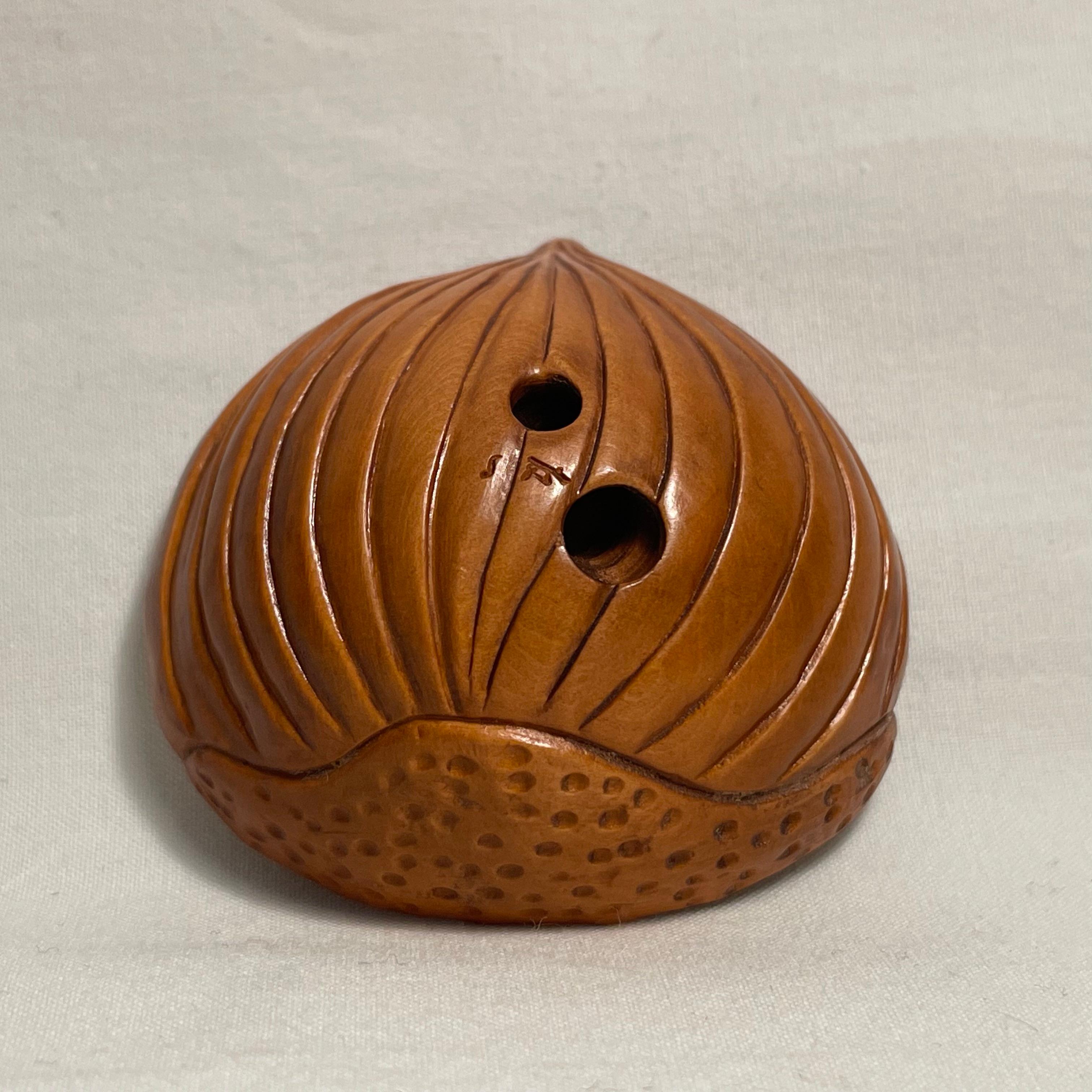 Antique Japanese Wooden Netsuke 'Crab in the Chestnut' 1950s Showa 'Yuuichi' 3