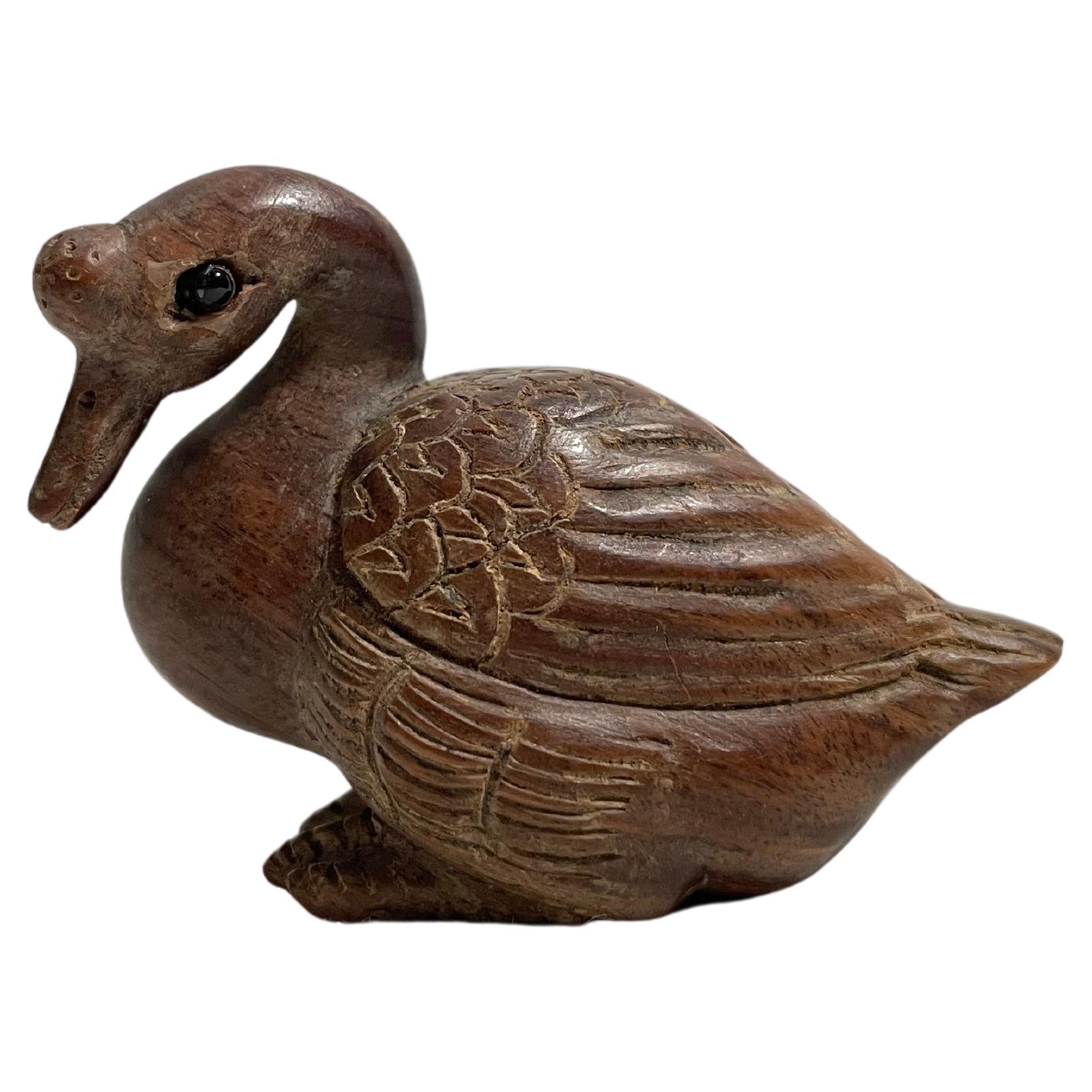 Netsuke japonais ancien en bois canard de l'époque Showa des années 1950  