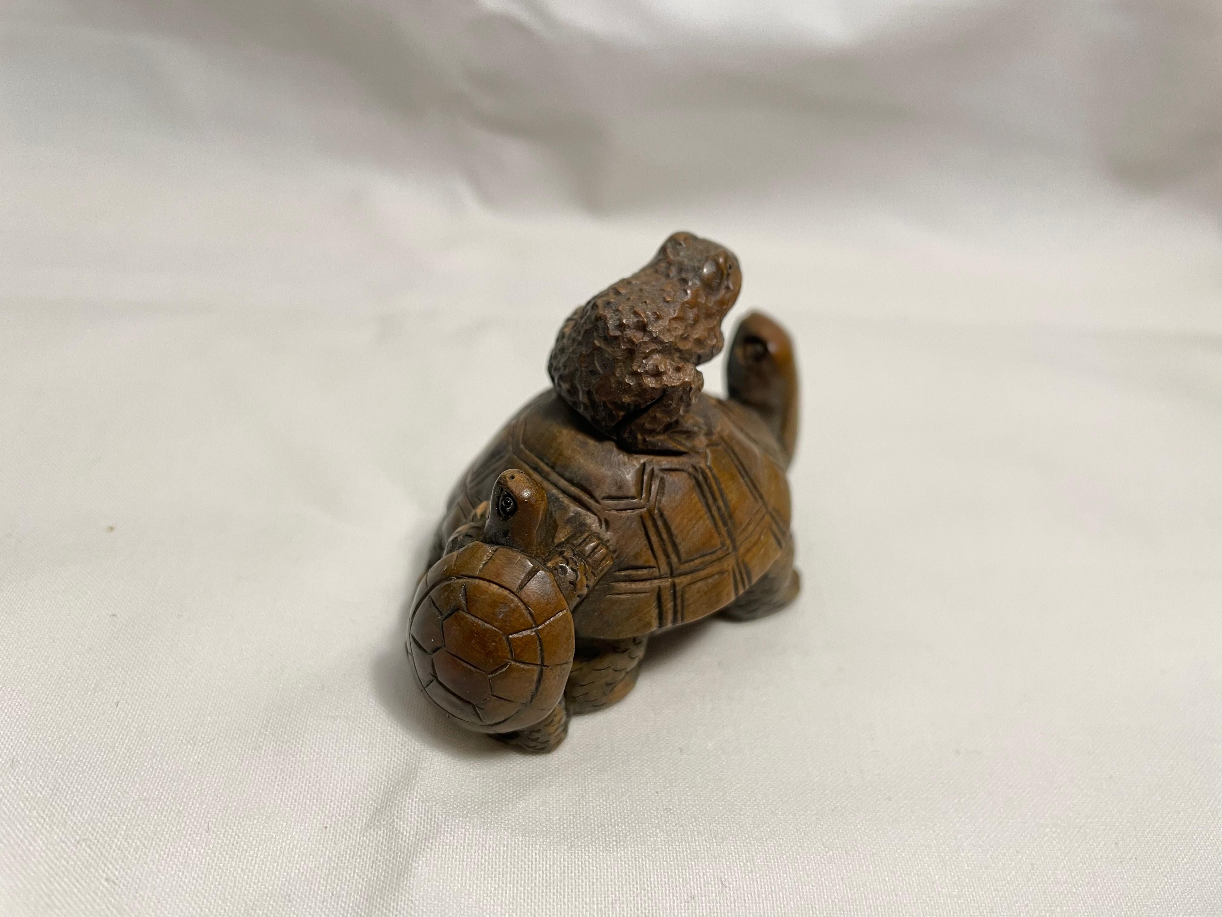 19th Century Antique Japanese Wooden Netsuke 'Frog and Turtles' Edo Era, 1850s