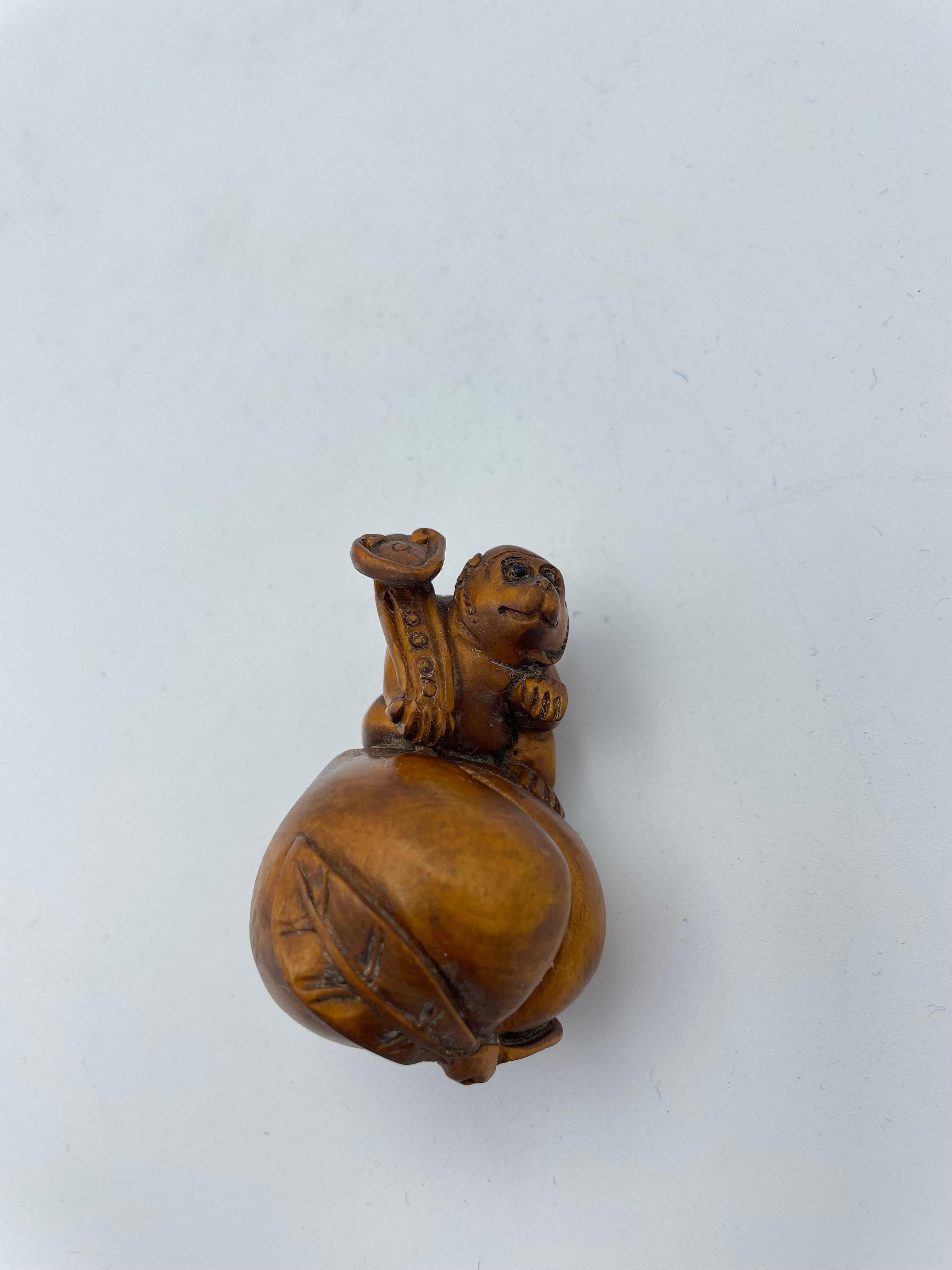 Antique Japanese Wooden Netsuke 'Monkey and Peach' Edo Era 1800s 2