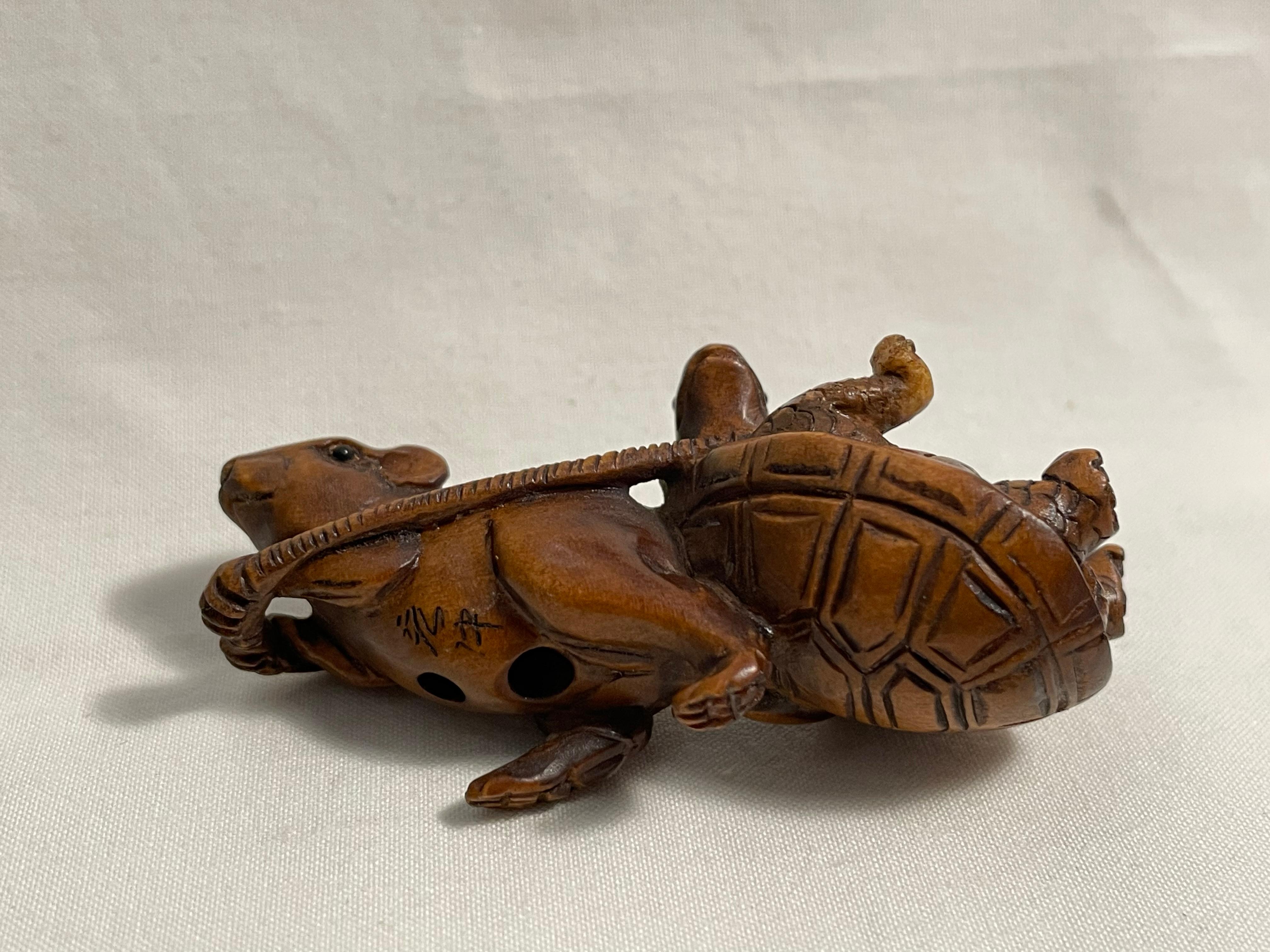 Antique Japanese Wooden Netsuke 'Turtle and Mouse' 1920s 2