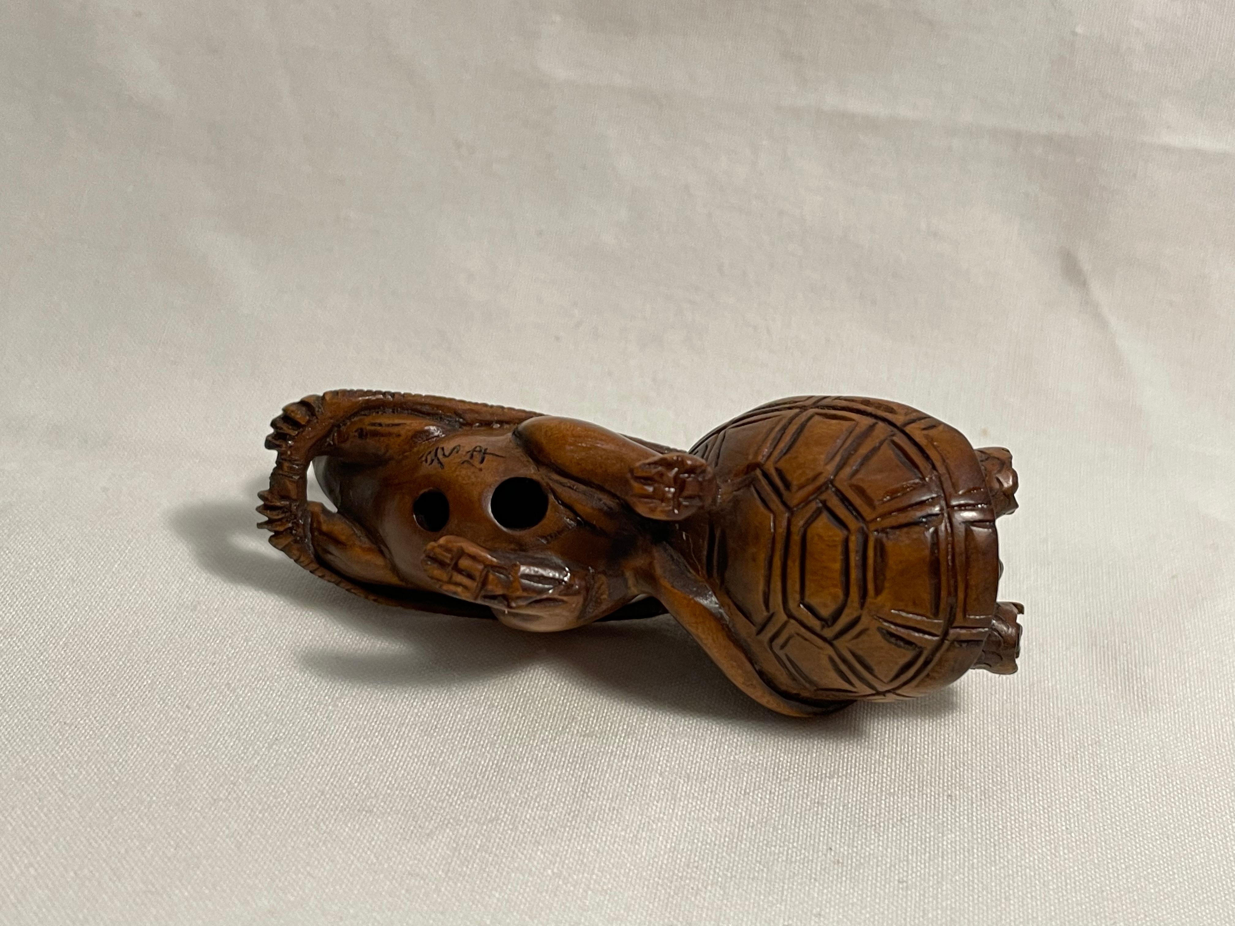 Antique Japanese Wooden Netsuke 'Turtle and Mouse' 1920s 3