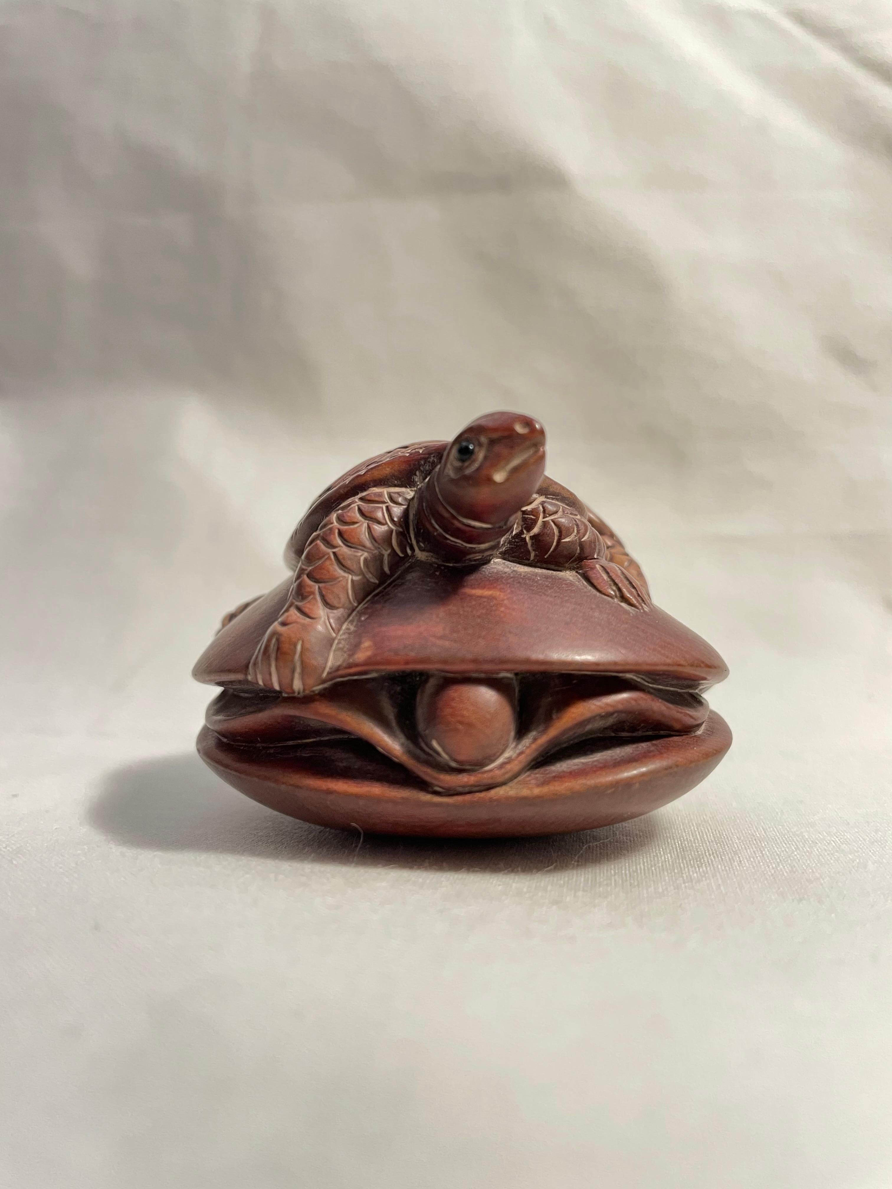 20th Century Antique Japanese Wooden Netsuke 'Turtles and Shell', 1920s