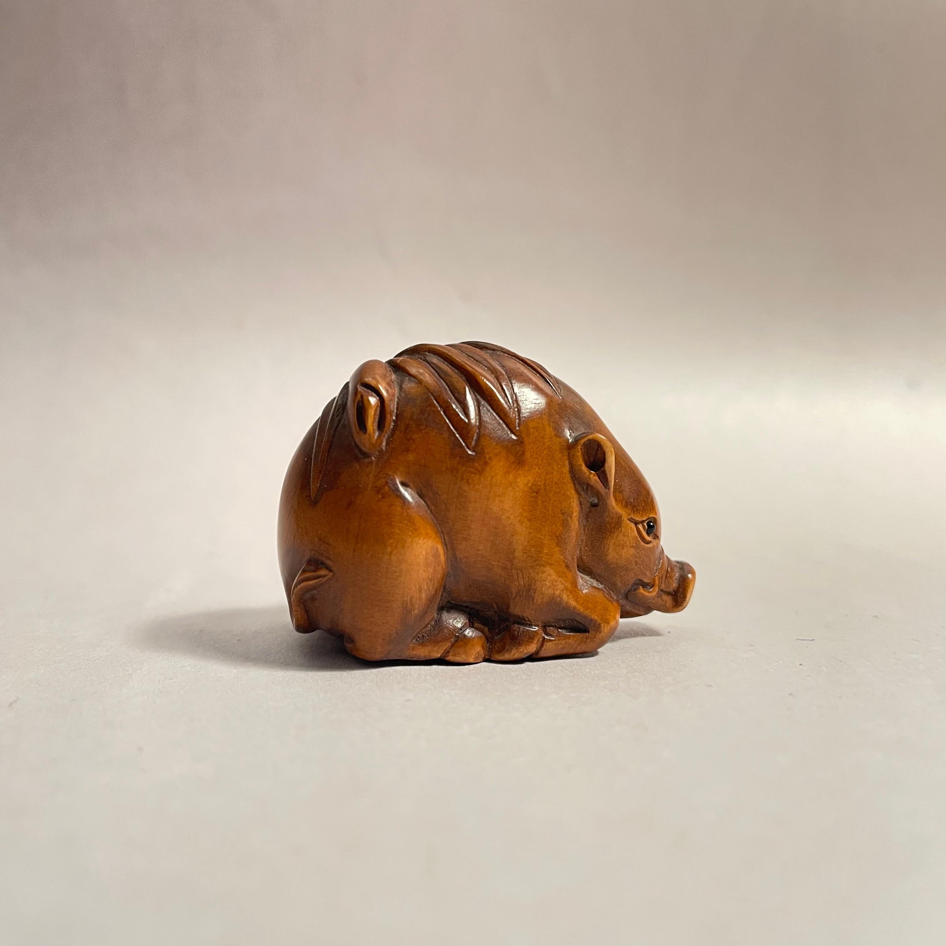Antique Japanese Wooden Netsuke Wild Boar 1950s by artist Tomotada In Good Condition For Sale In Paris, FR