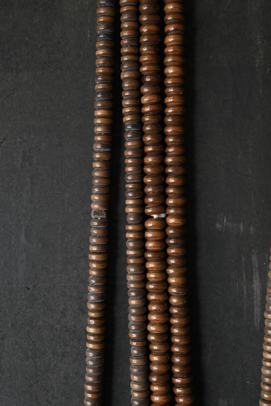 Antike japanische Gebetsperlen aus Holz / Wandbehang / 1800er Jahre im Angebot 5