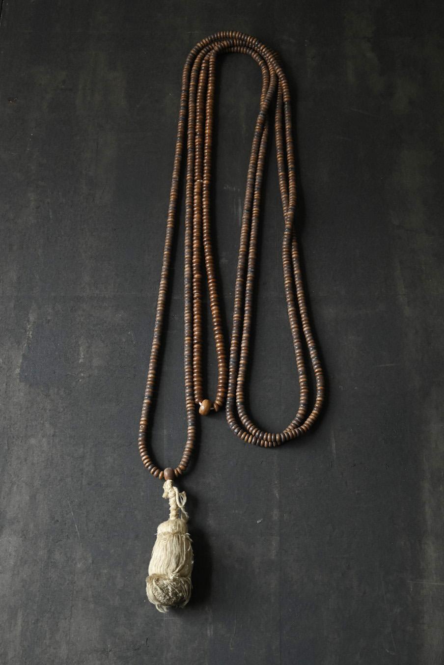 Antike japanische Gebetsperlen aus Holz / Wandbehang / 1800er Jahre (Edo) im Angebot