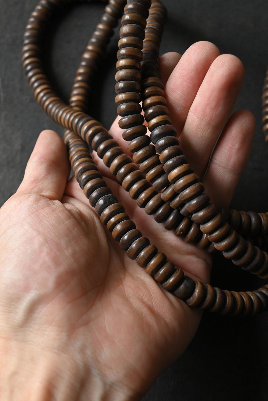 Antike japanische Gebetsperlen aus Holz / Wandbehang / 1800er Jahre (Handgefertigt) im Angebot