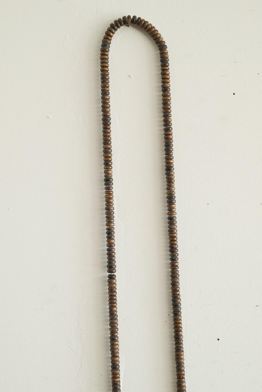 Antike japanische Gebetsperlen aus Holz / Wandbehang / 1800er Jahre (19. Jahrhundert) im Angebot