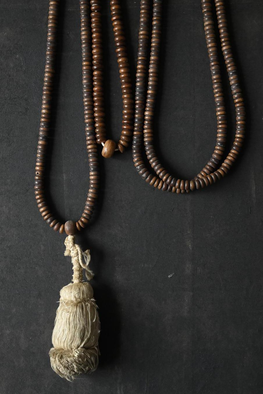 Antike japanische Gebetsperlen aus Holz / Wandbehang / 1800er Jahre im Angebot 2