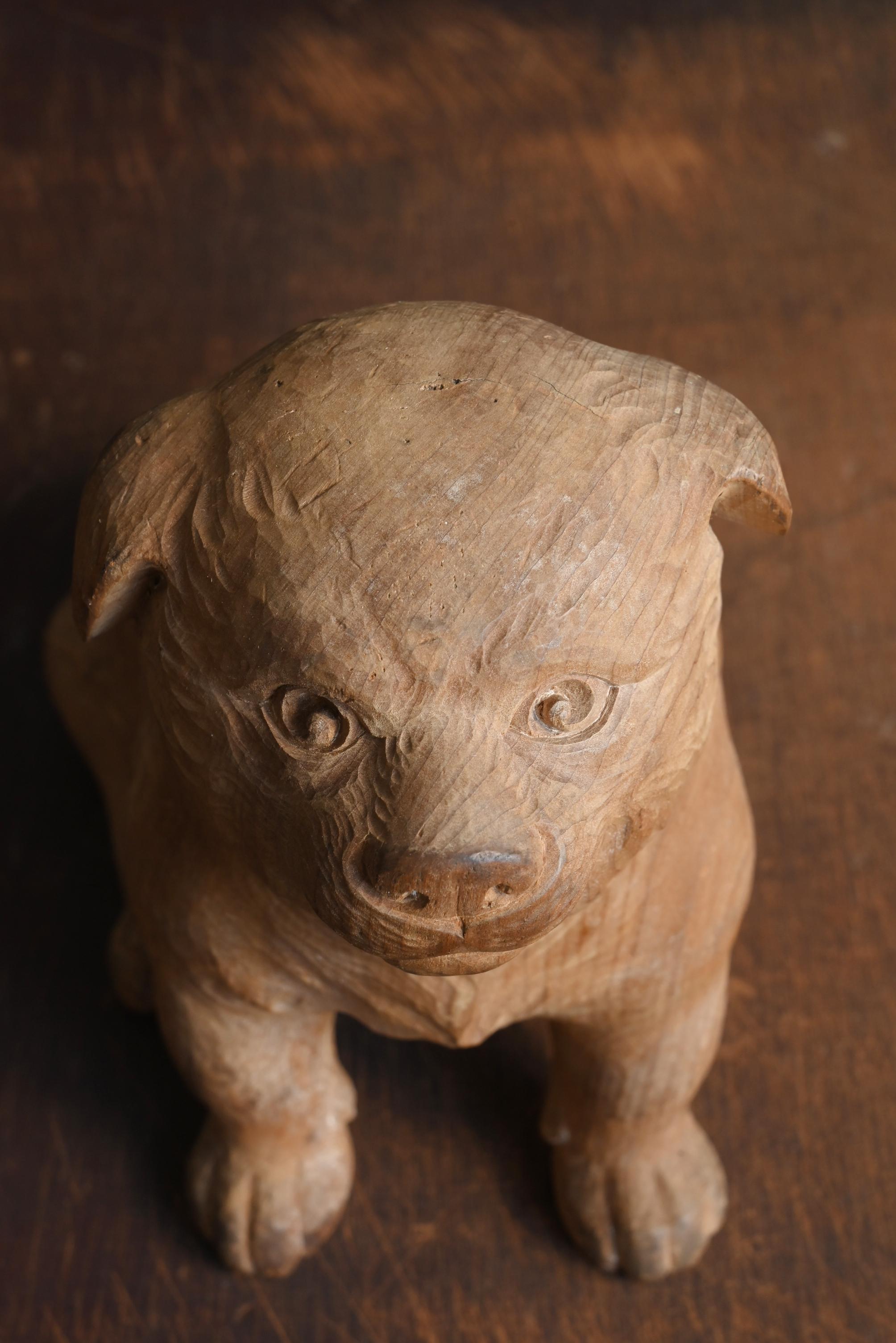 Ancienne figurine japonaise de chiot en bois / ère Showa / 20e siècle en vente 3