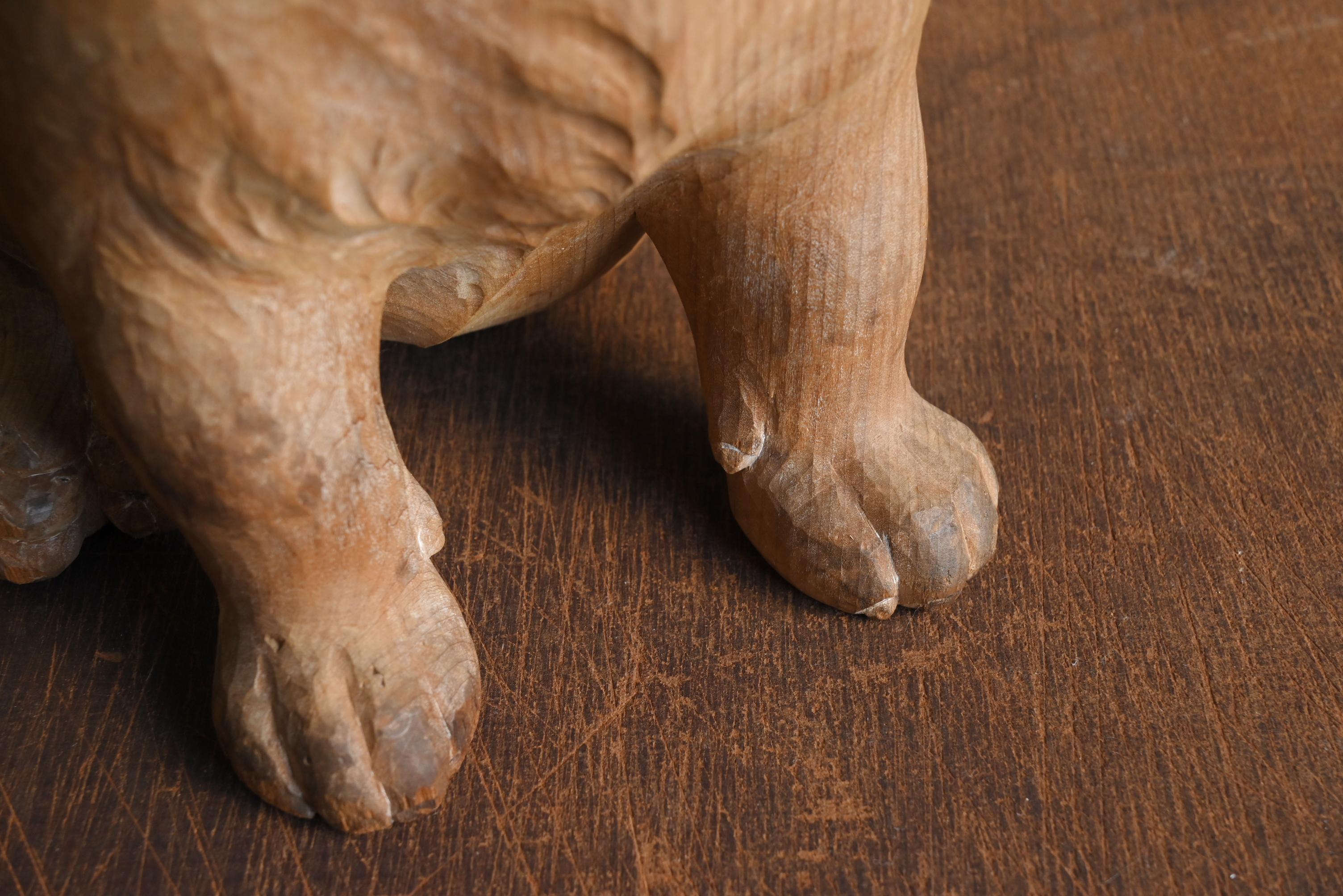 Ancienne figurine japonaise de chiot en bois / ère Showa / 20e siècle en vente 5