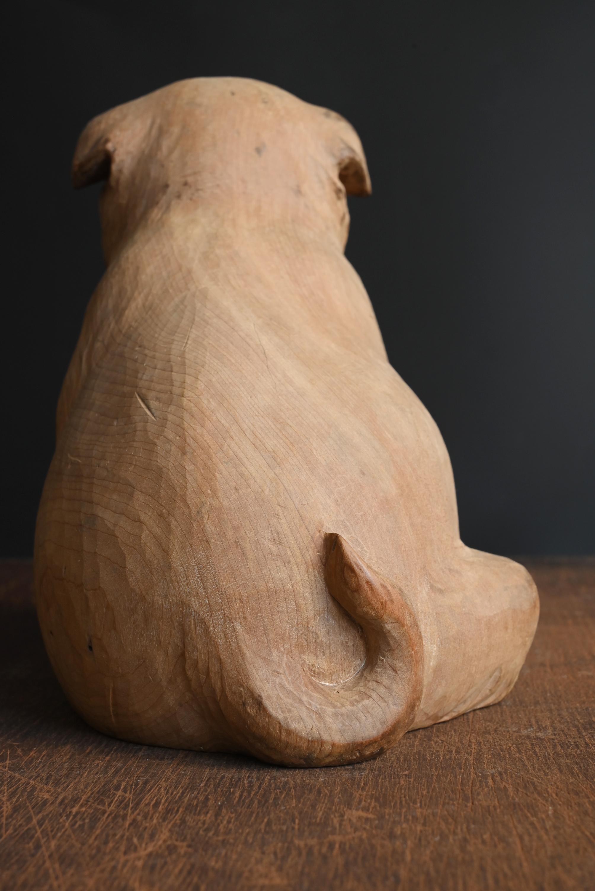 Ancienne figurine japonaise de chiot en bois / ère Showa / 20e siècle en vente 8