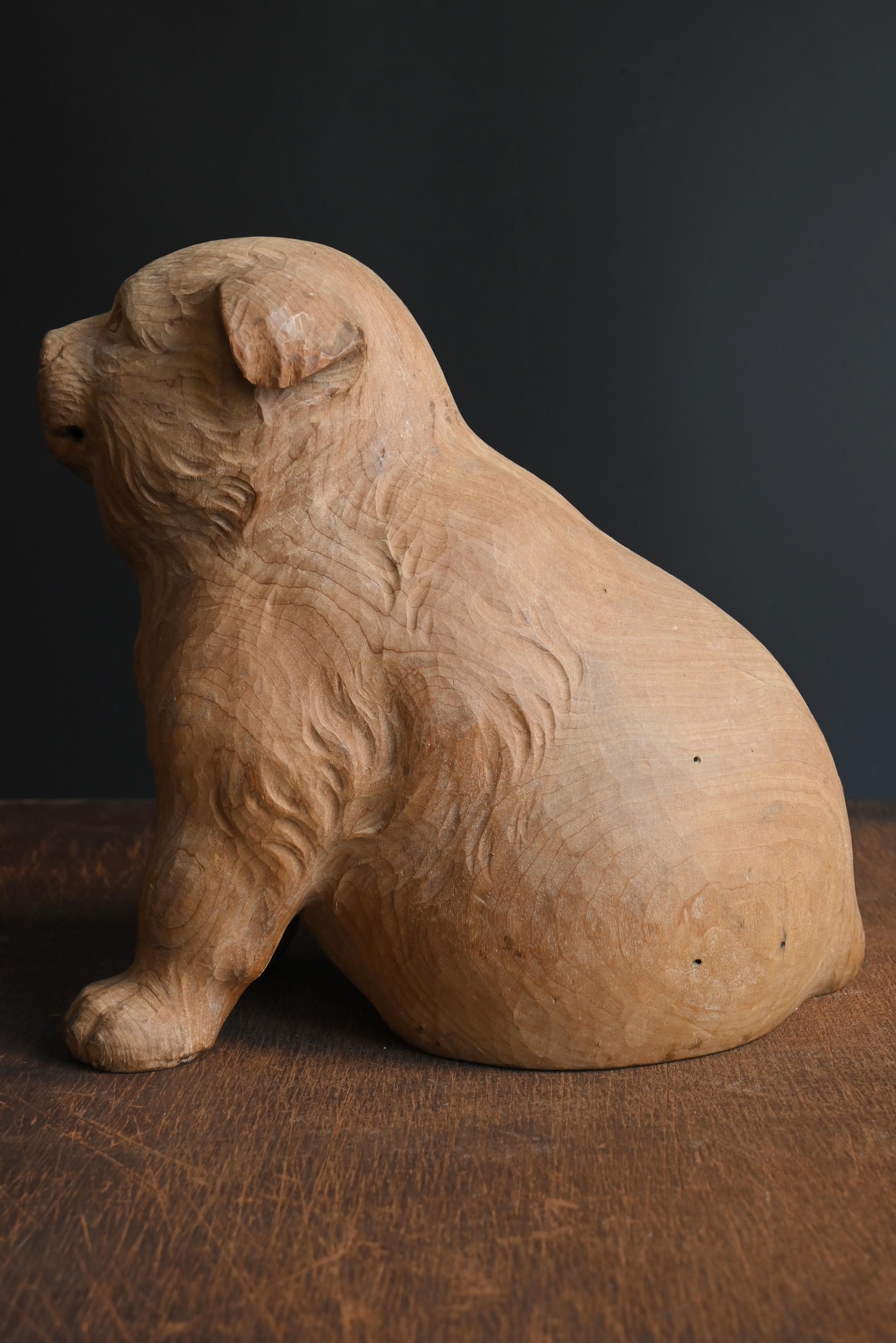 Japonais Ancienne figurine japonaise de chiot en bois / ère Showa / 20e siècle en vente