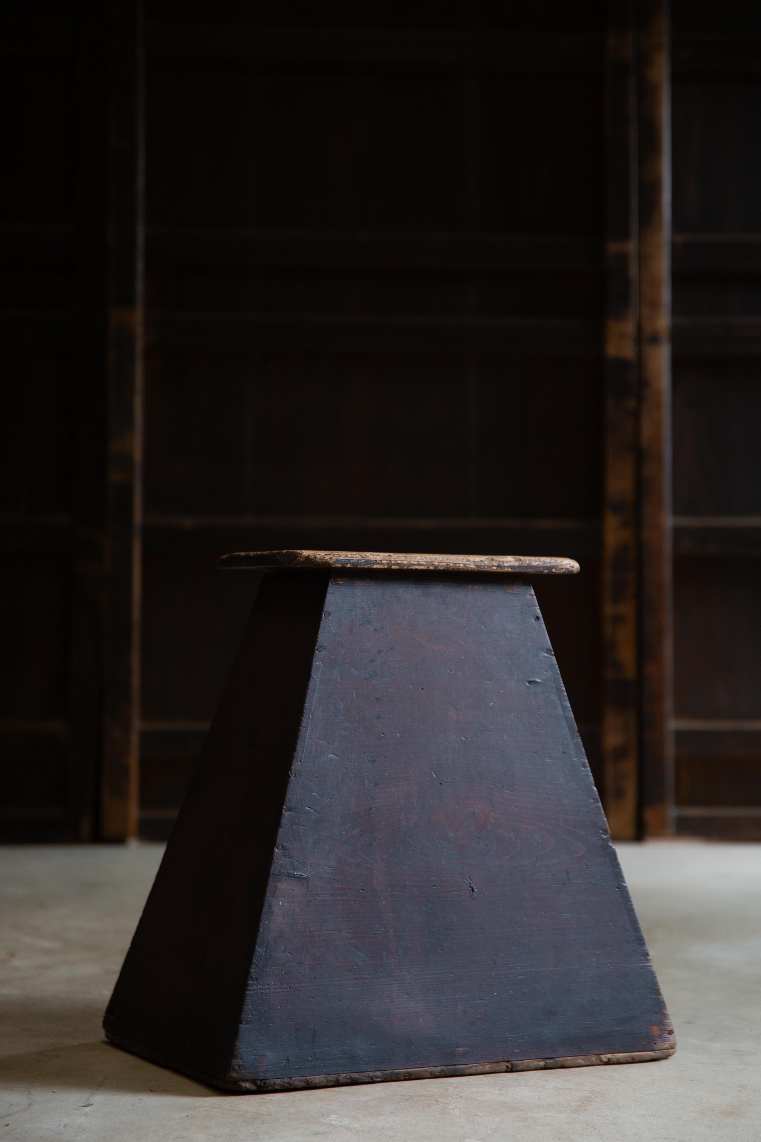 Antiker japanischer Trittschemel aus Holz, Fumidai wabi sabi organic mingei im Angebot 9