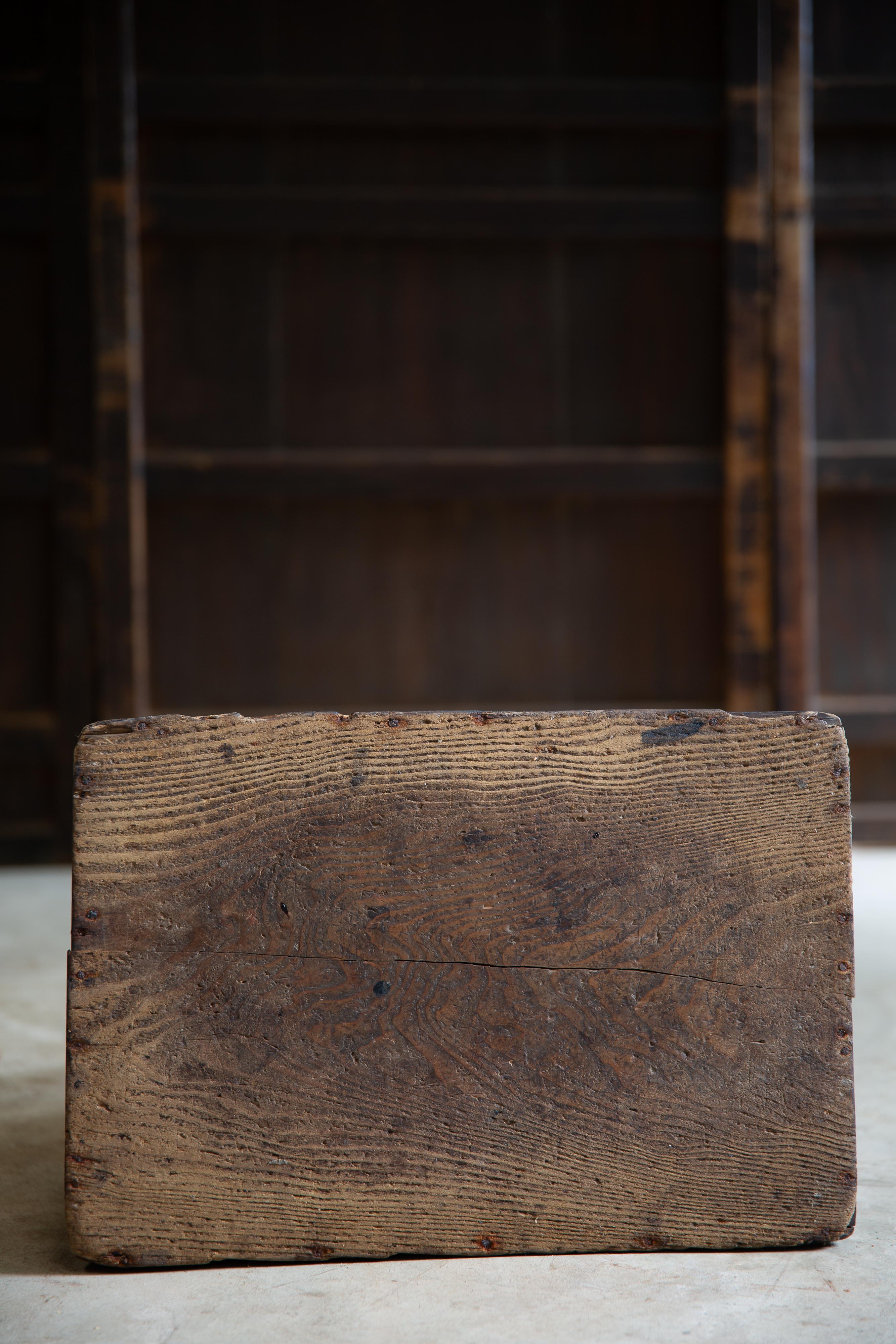 Antiker japanischer Trittschemel aus Holz, Fumidai wabi sabi organic mingei im Angebot 12
