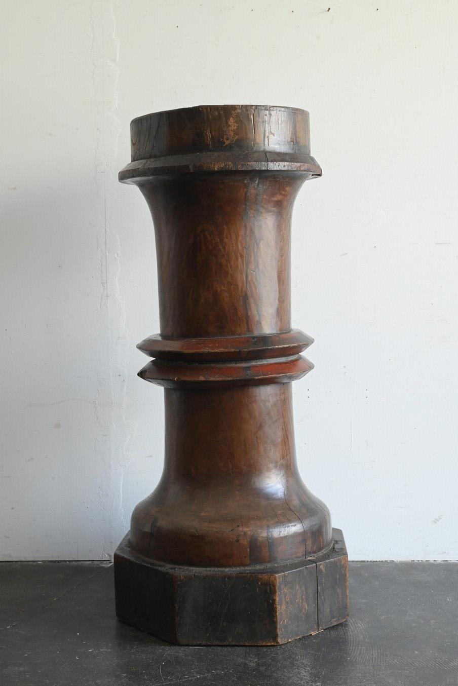 Antique Japanese wooden temple pillar object / 19th century / large decoration For Sale 3