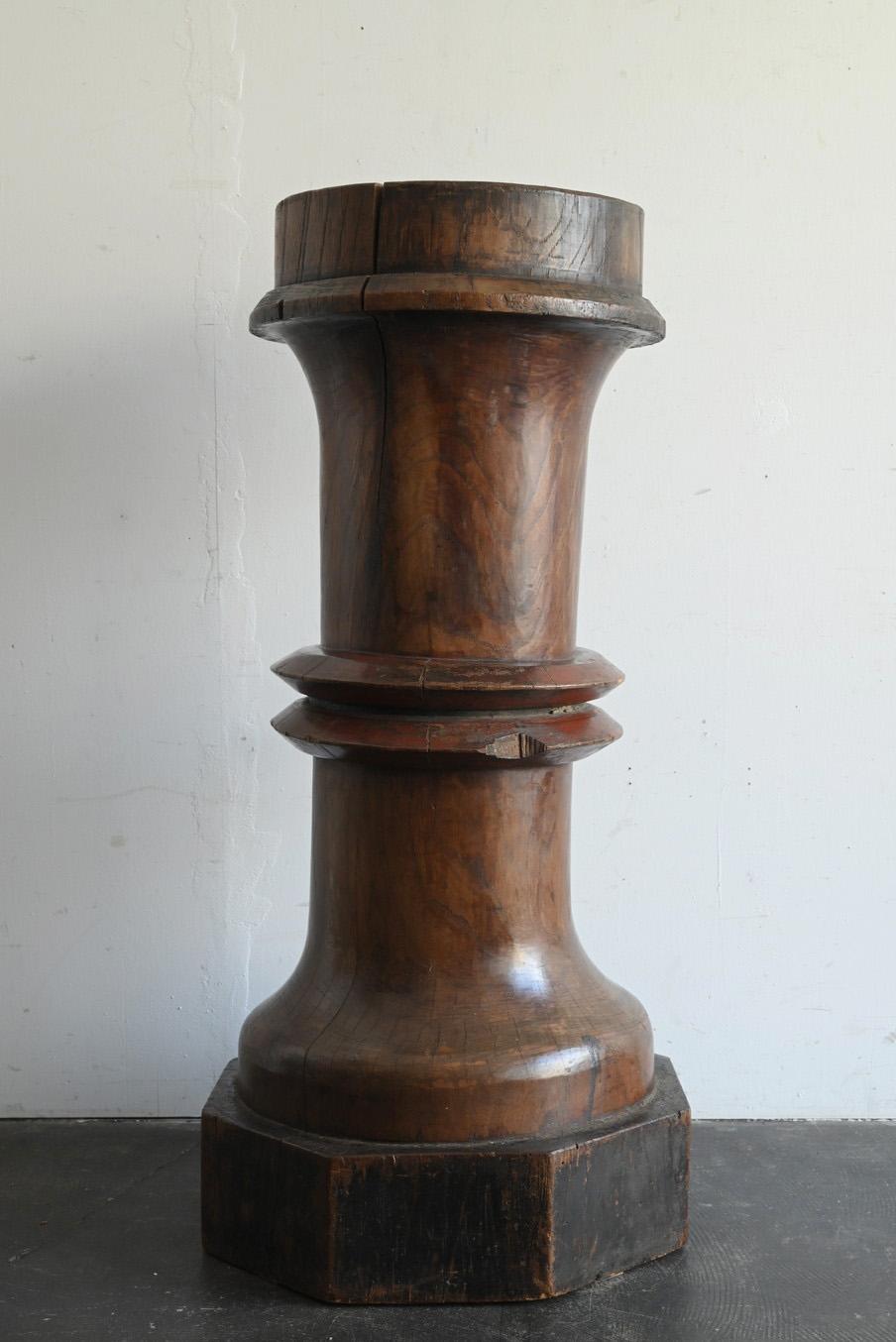 Antique Japanese wooden temple pillar object / 19th century / large decoration For Sale 4