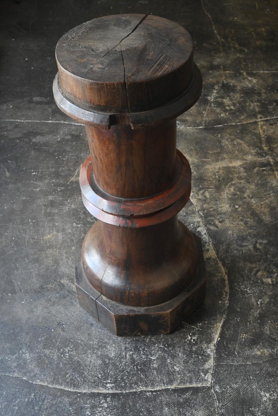 Antique Japanese wooden temple pillar object / 19th century / large decoration For Sale 6