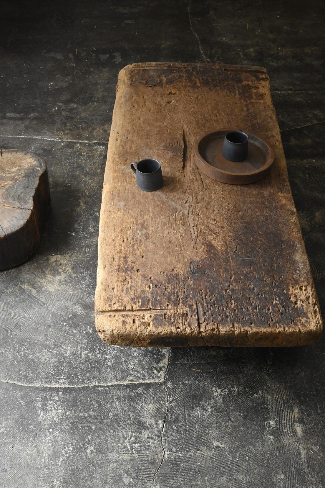 Meiji Ancienne table basse japonaise wabi-sabi en bois / 1868-1920 / table de canapé en vente
