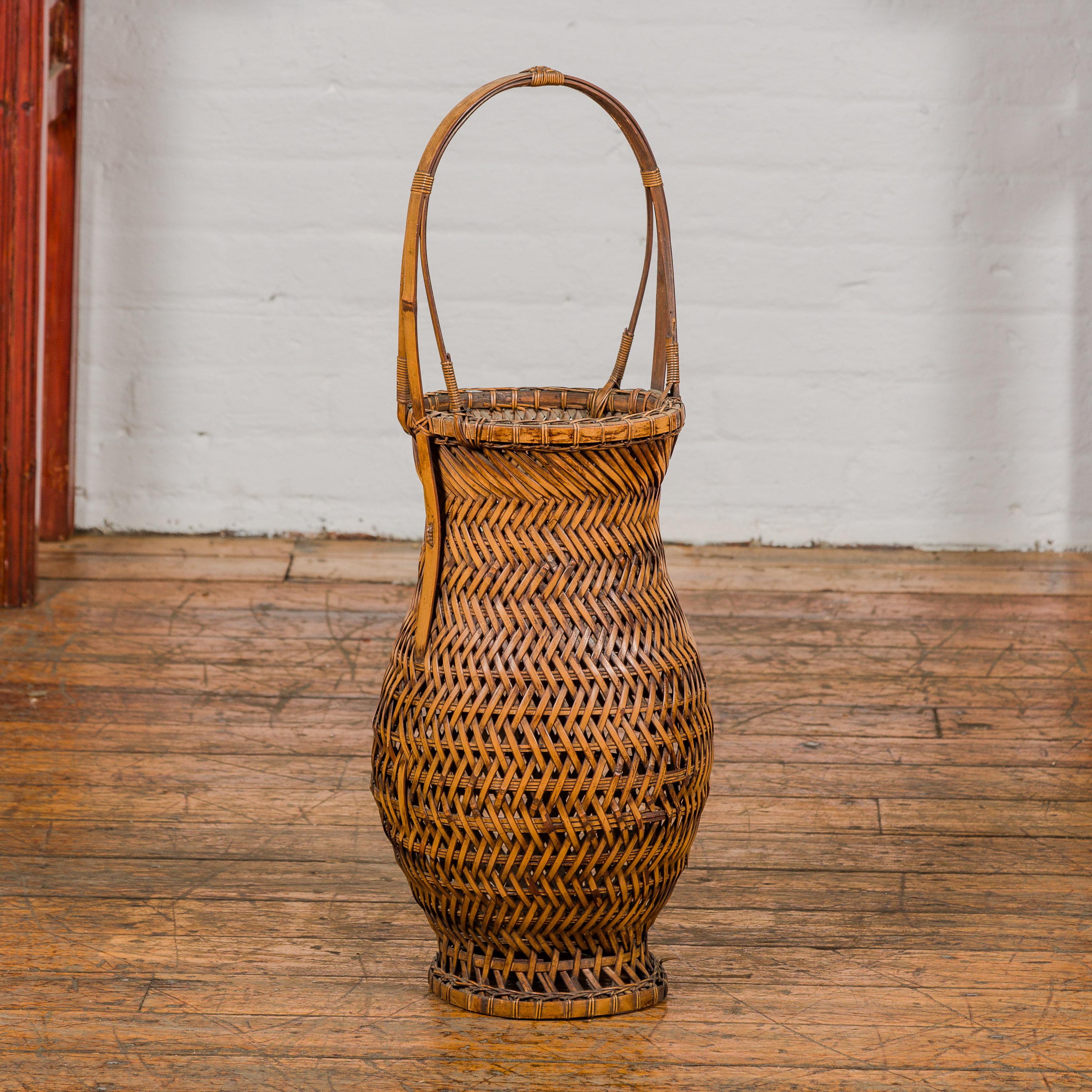 Antique Japanese Woven Bamboo Ikebana Basket with Large Handle, circa 1900 For Sale 6