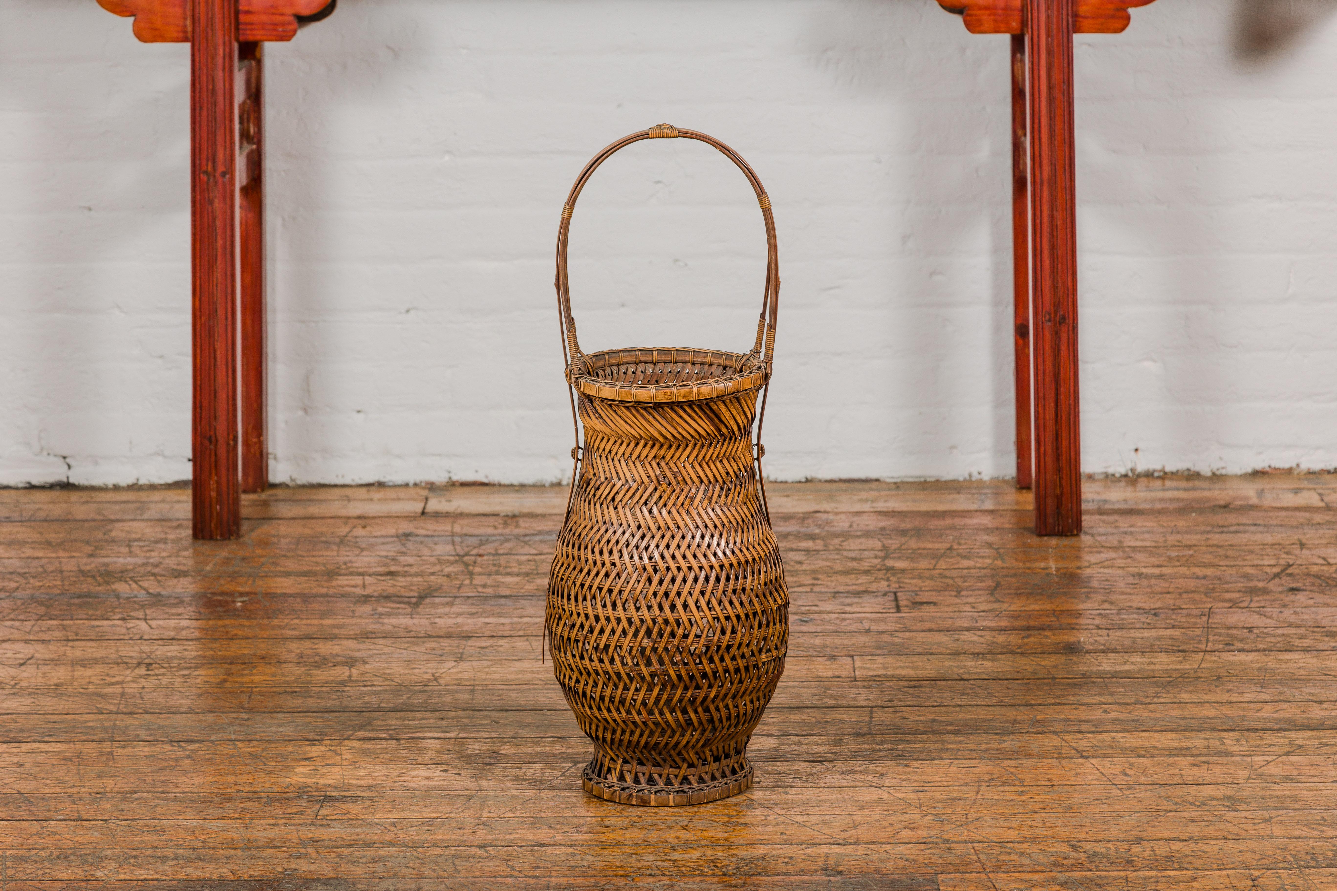 Antique Japanese Woven Bamboo Ikebana Basket with Large Handle, circa 1900 For Sale 9
