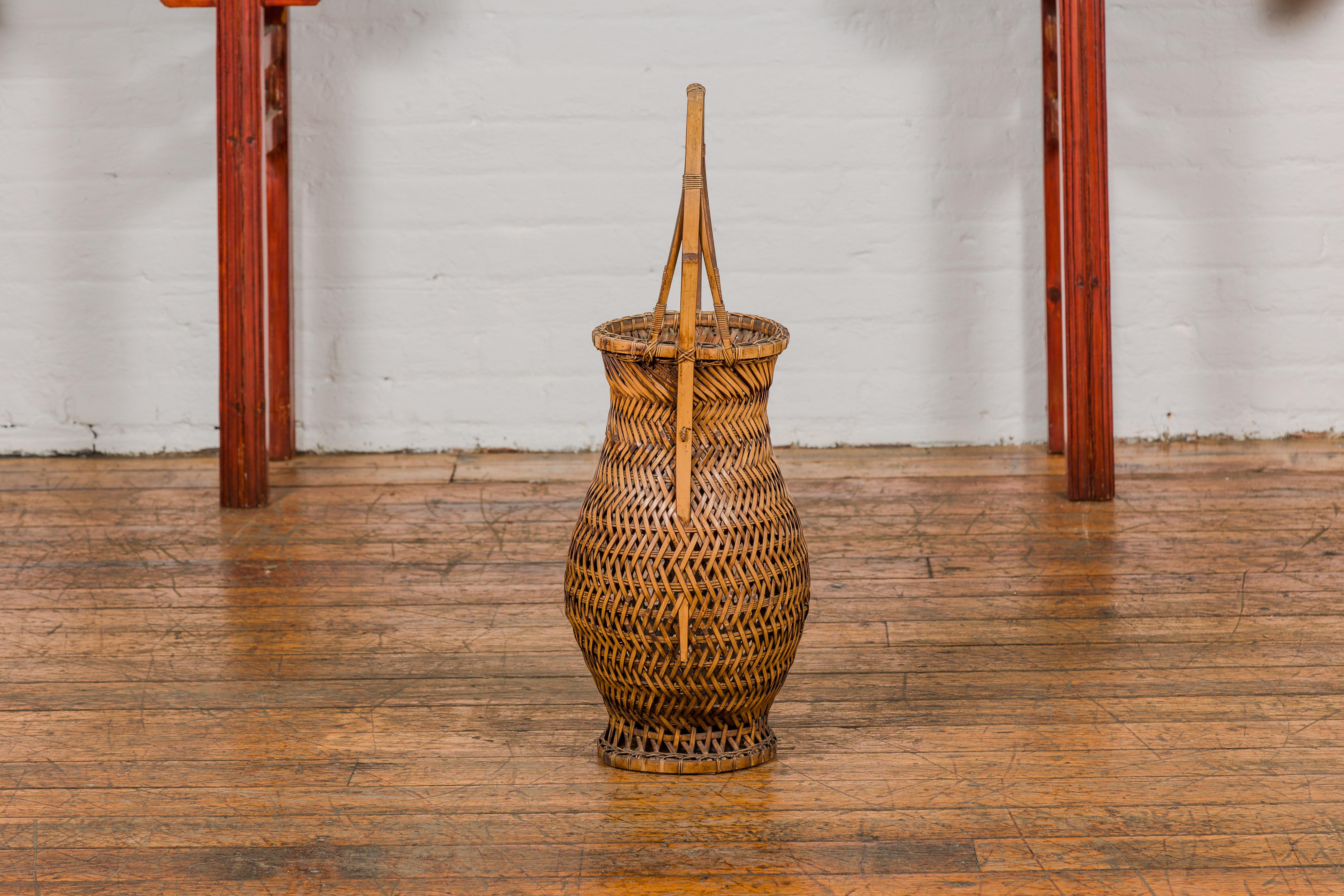 Antique Japanese Woven Bamboo Ikebana Basket with Large Handle, circa 1900 For Sale 10